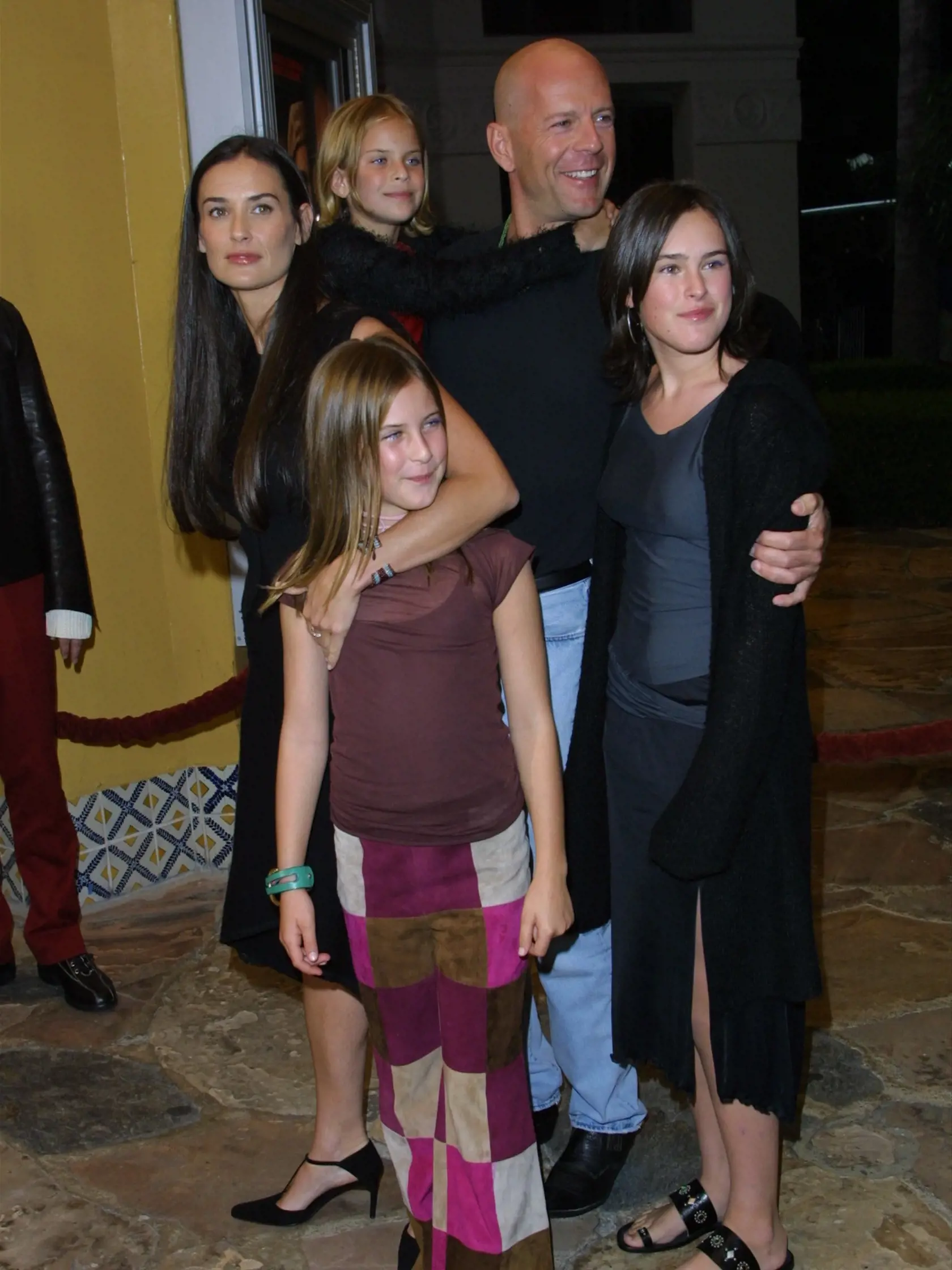 395304 14: Actors Demi Moore and Bruce Willis with their daughters Rumer (R) and Scout arrive at the premiere of the film "Bandits" October 4, 2001 in Westwood, CA. (Photo by Jason Kirk/Getty Images)