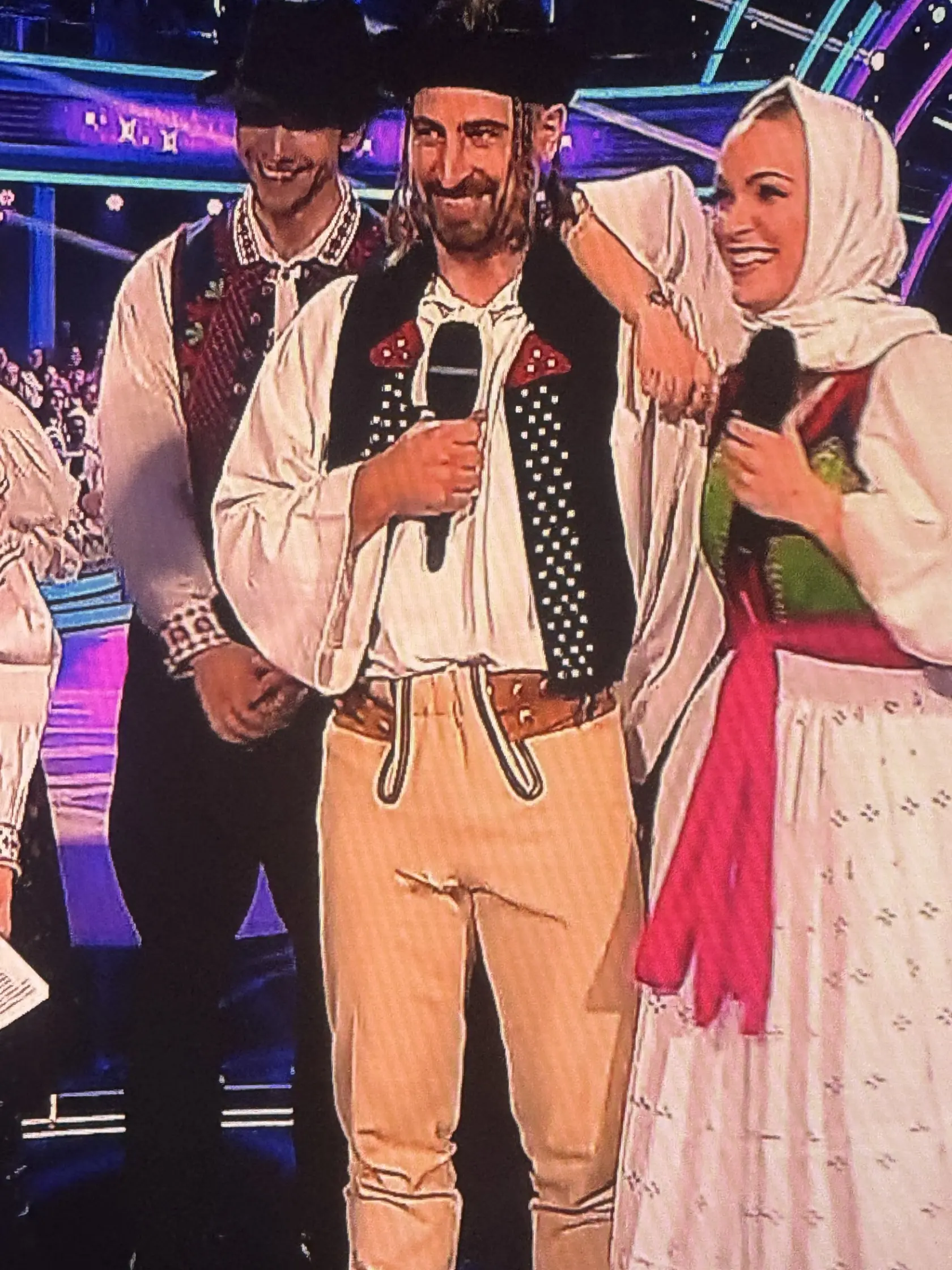 Peťovi Saganovi sa počas tanca roztrhli gate.