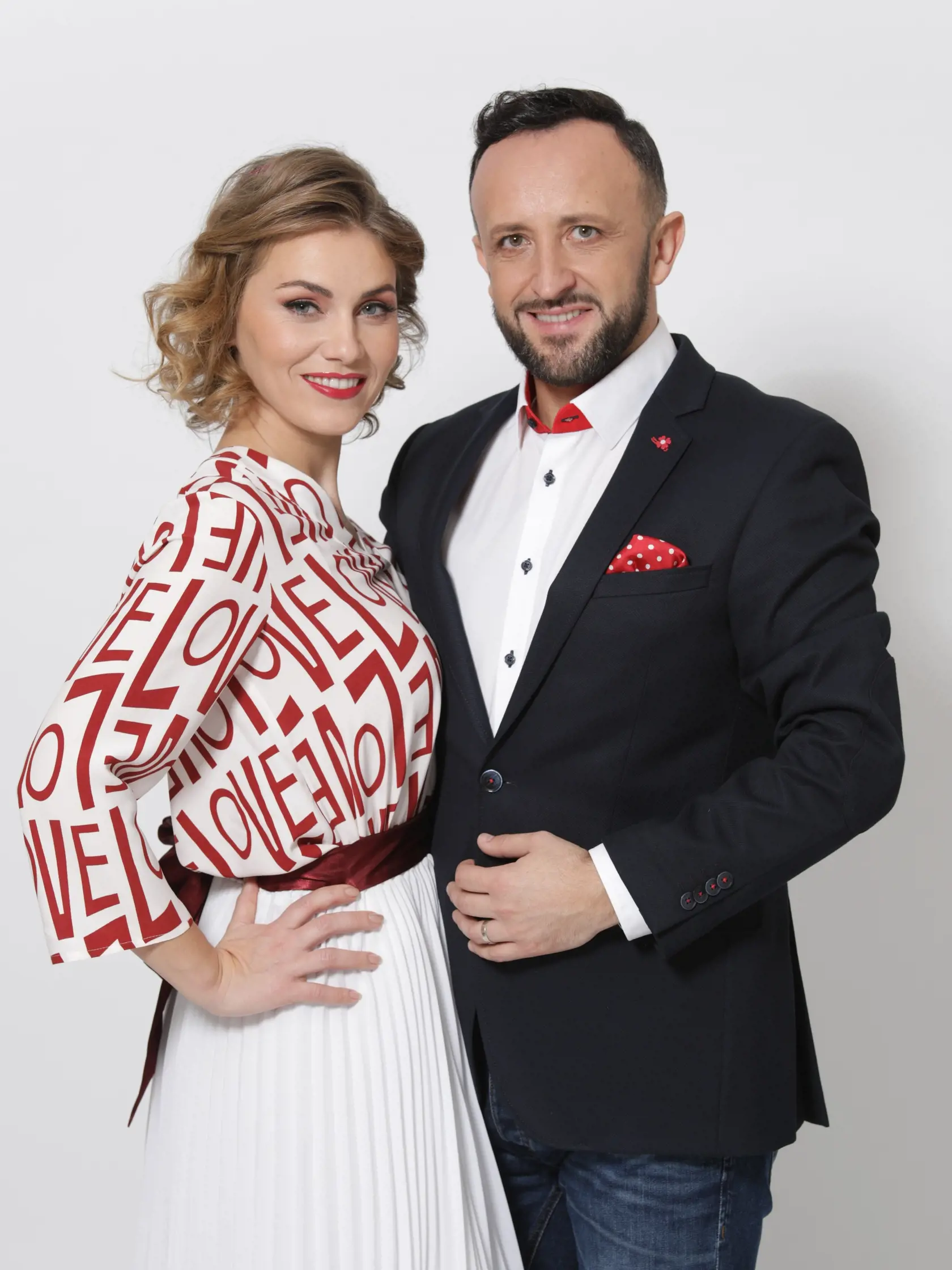 Ondrej Kandráč o manželke: Moja manželka je naozaj veľmi dobrá kuchárka. Žiadne jedlo sa nevyrovná tomu jej. Vždy keď koncertujem a cestujem, teším sa domov aj preto, že ma tam čaká chutný obed pripravený s láskou. Vďaka Erike sa stravujeme aj zdravšie, lebo na to dbá.