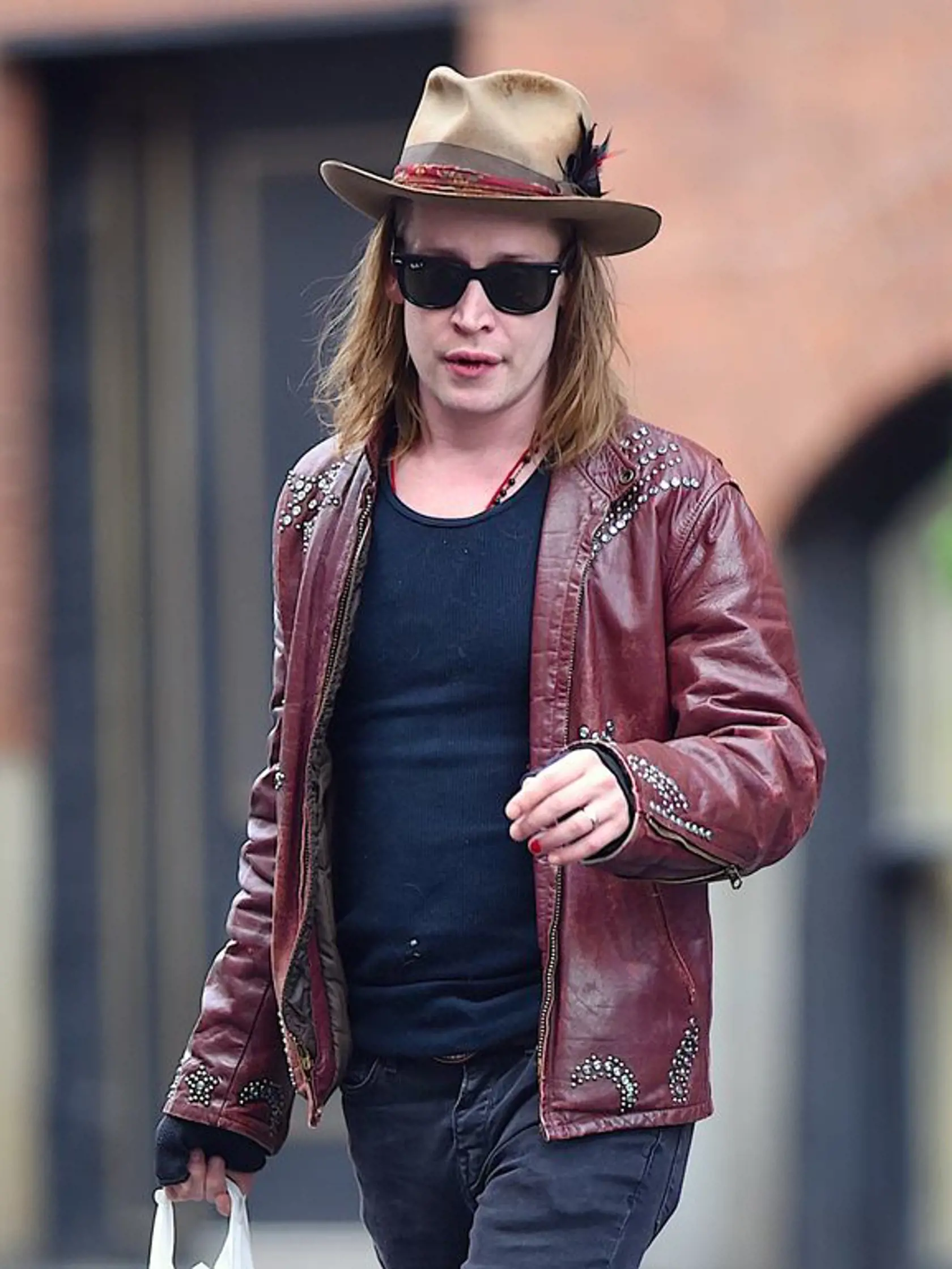 Macaulay Culkin (39)