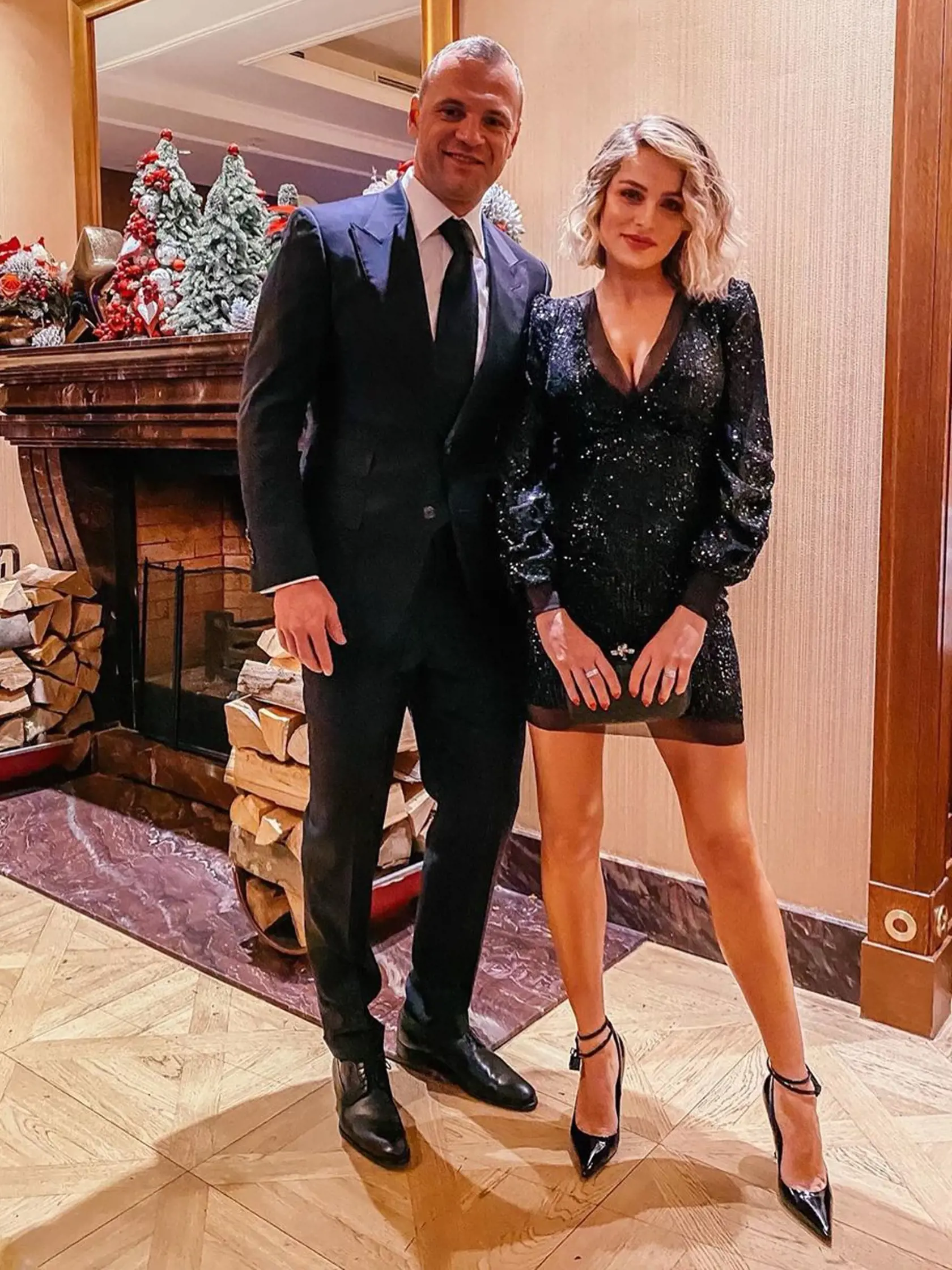 Párik oznámil tehotenstvo v polovici decembra, Ivanina postava sa od čias, keď fanúšikov tešila odhalenými sexi krivkami, poriadne zmenila.