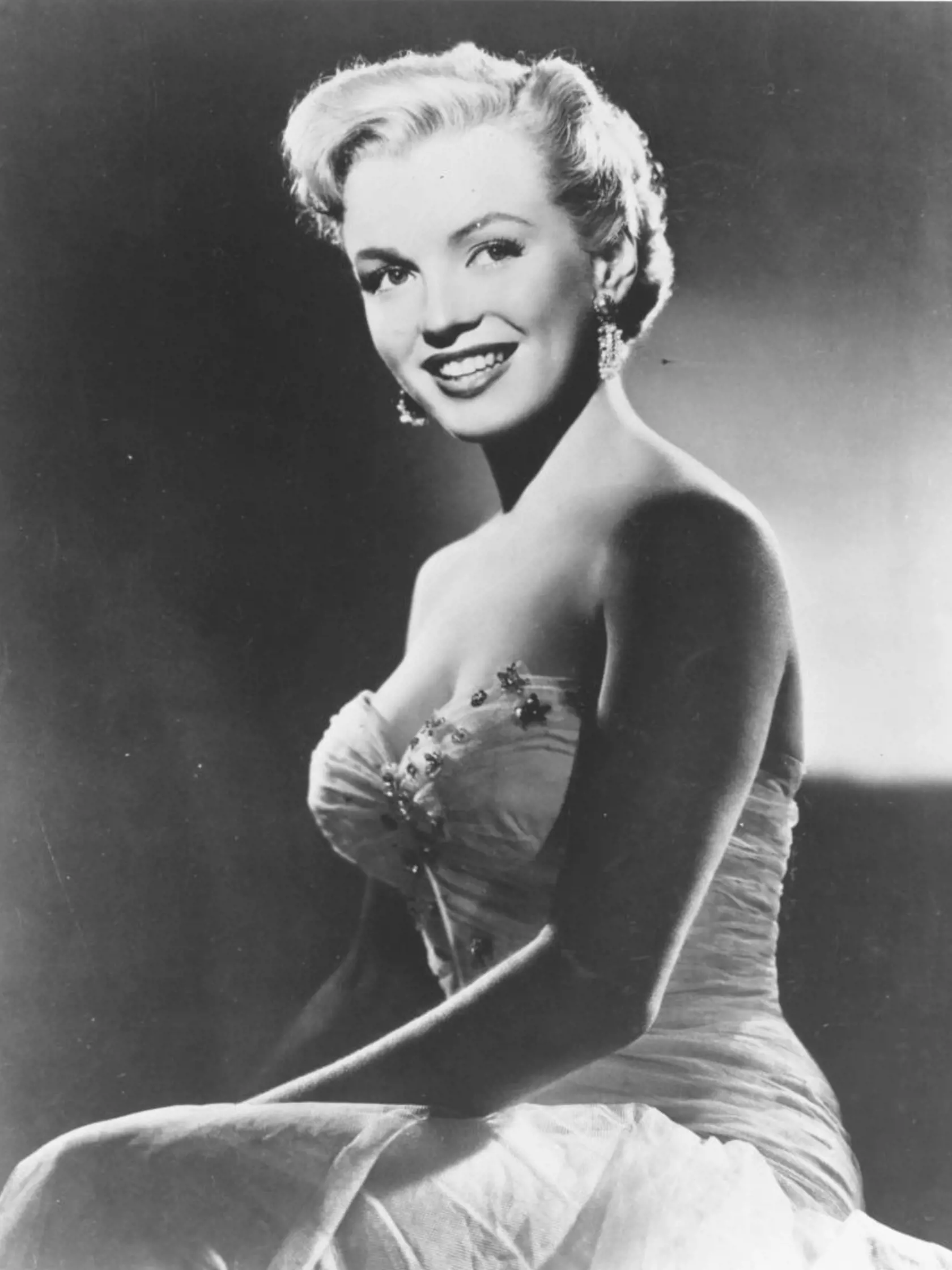 Marilyn Monroe vraj pre J.F. Kennedyho viac ako len spievala k narodeninám.
