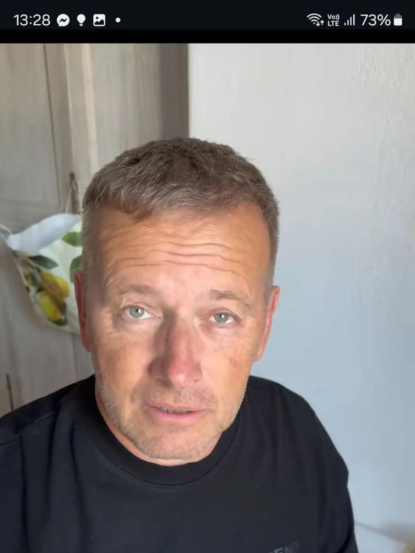 Zábery Borisa Kollára z vtipného videa.