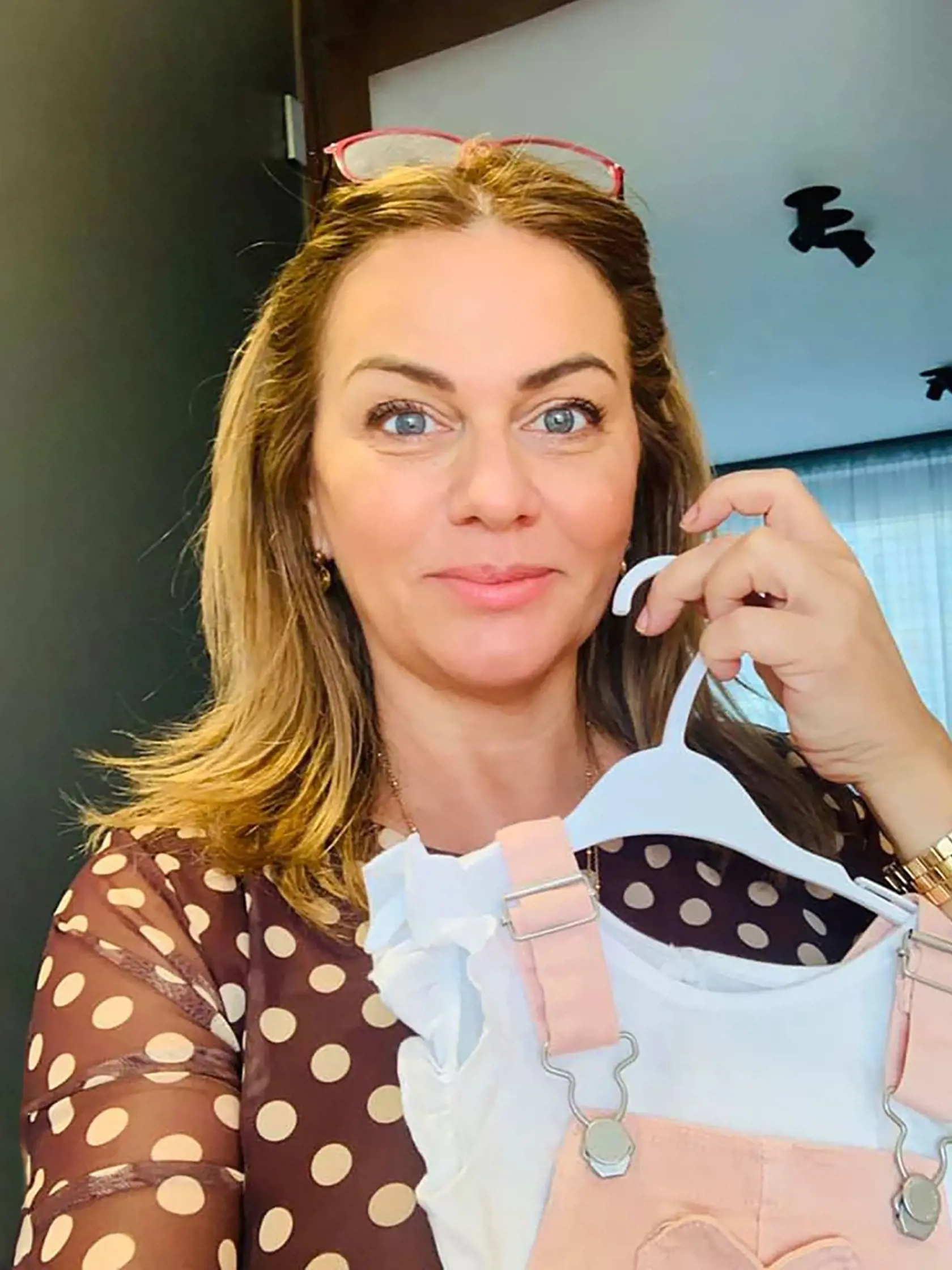 ZARIAĎUJE Monika Beňová už má izbu pre dcéru takmer hotovú. Postieľka 430 eur. Zavinovačka 179 eur.