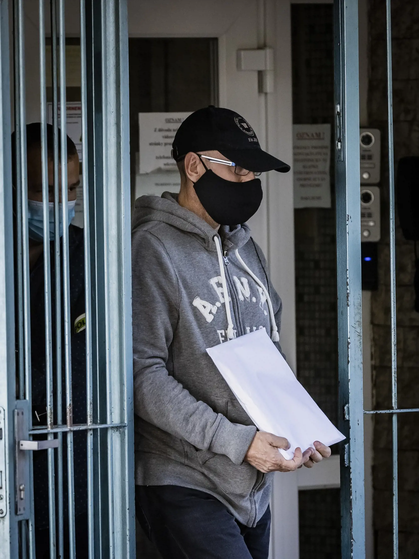 V budove Národnej kriminálnej agentúry v Nitre prebiehajú výsluchy zadržaných osôb v rámci akcie Víchrica.Na snímke podnikateľ a advokát Zoroslav Kollár.