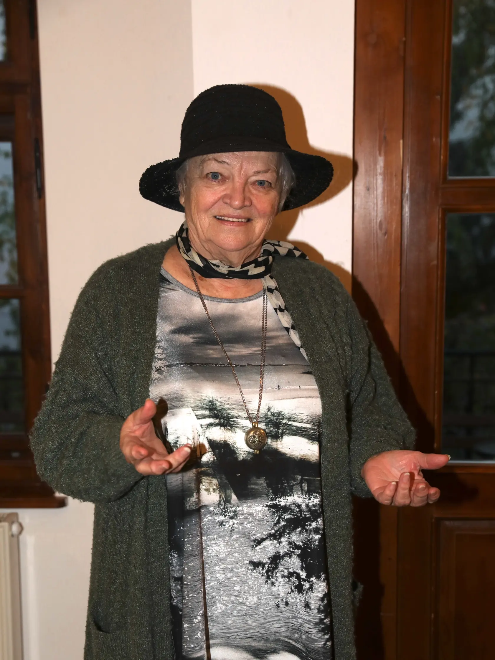 Krst knihy Mariky Studeničovel o hercovi Gustavovi Valachovi ,, NEPOSEMEROS “. Herečka Ida Rapaičová.