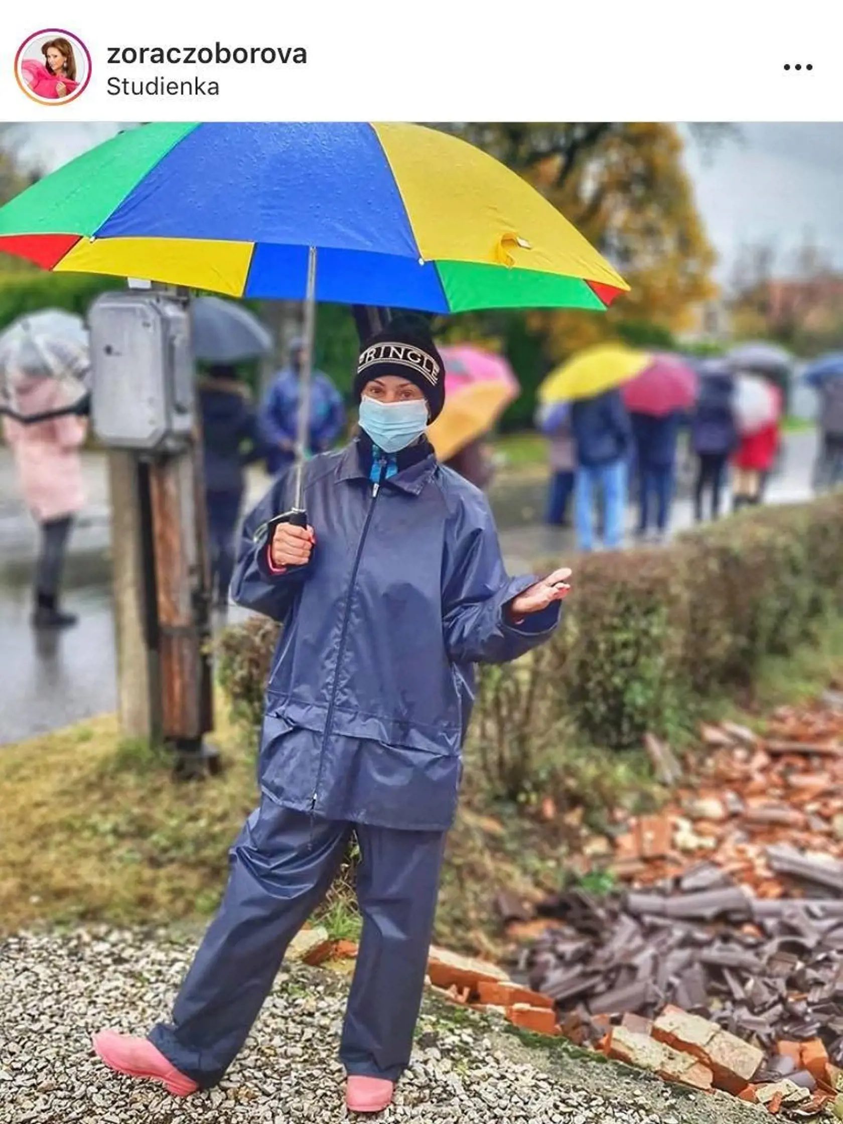 Na snímke je  Zora Czoborova počas čakania na testovanie.