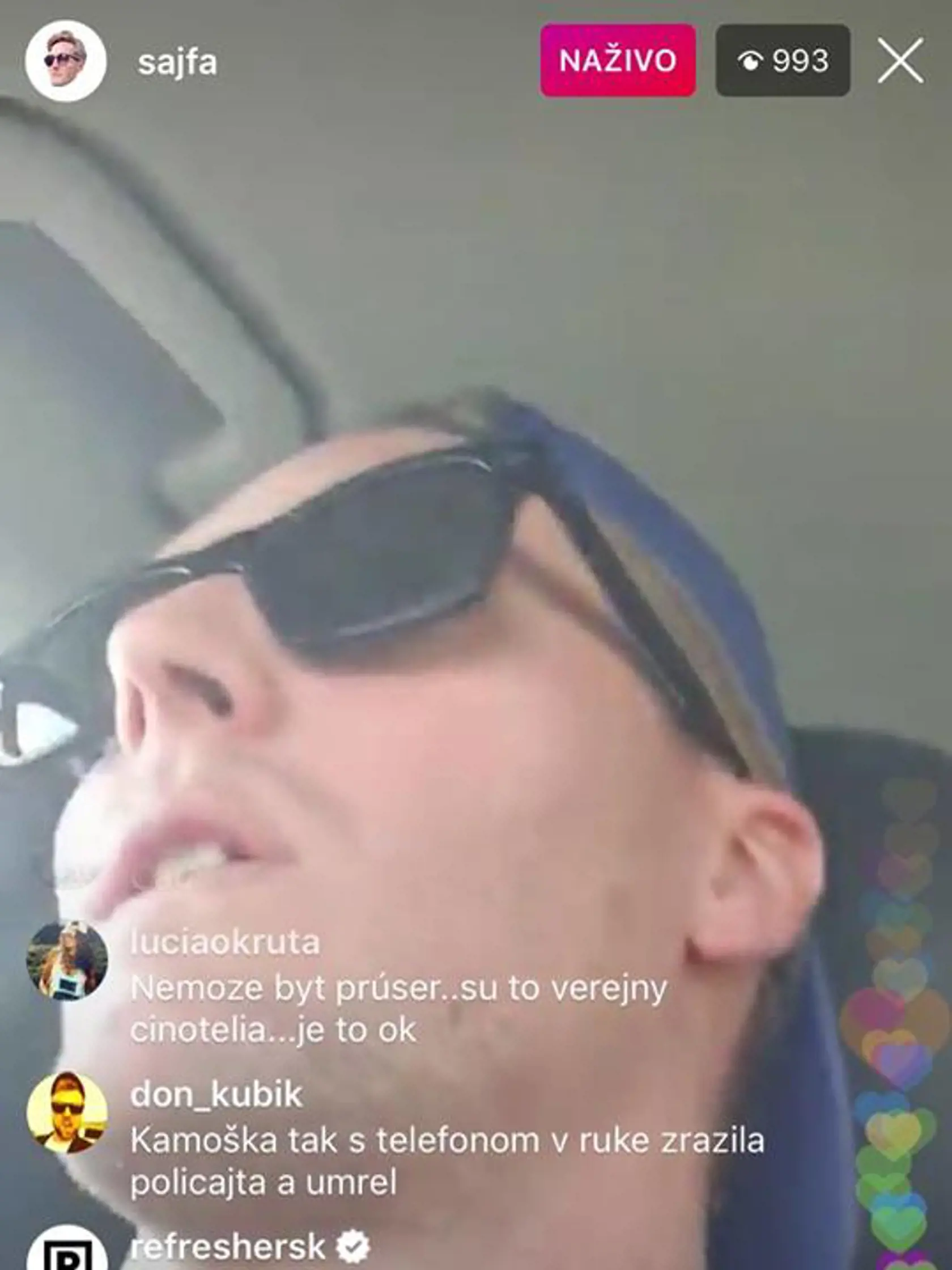 Sajfu chytili policajti za stream za volantom.