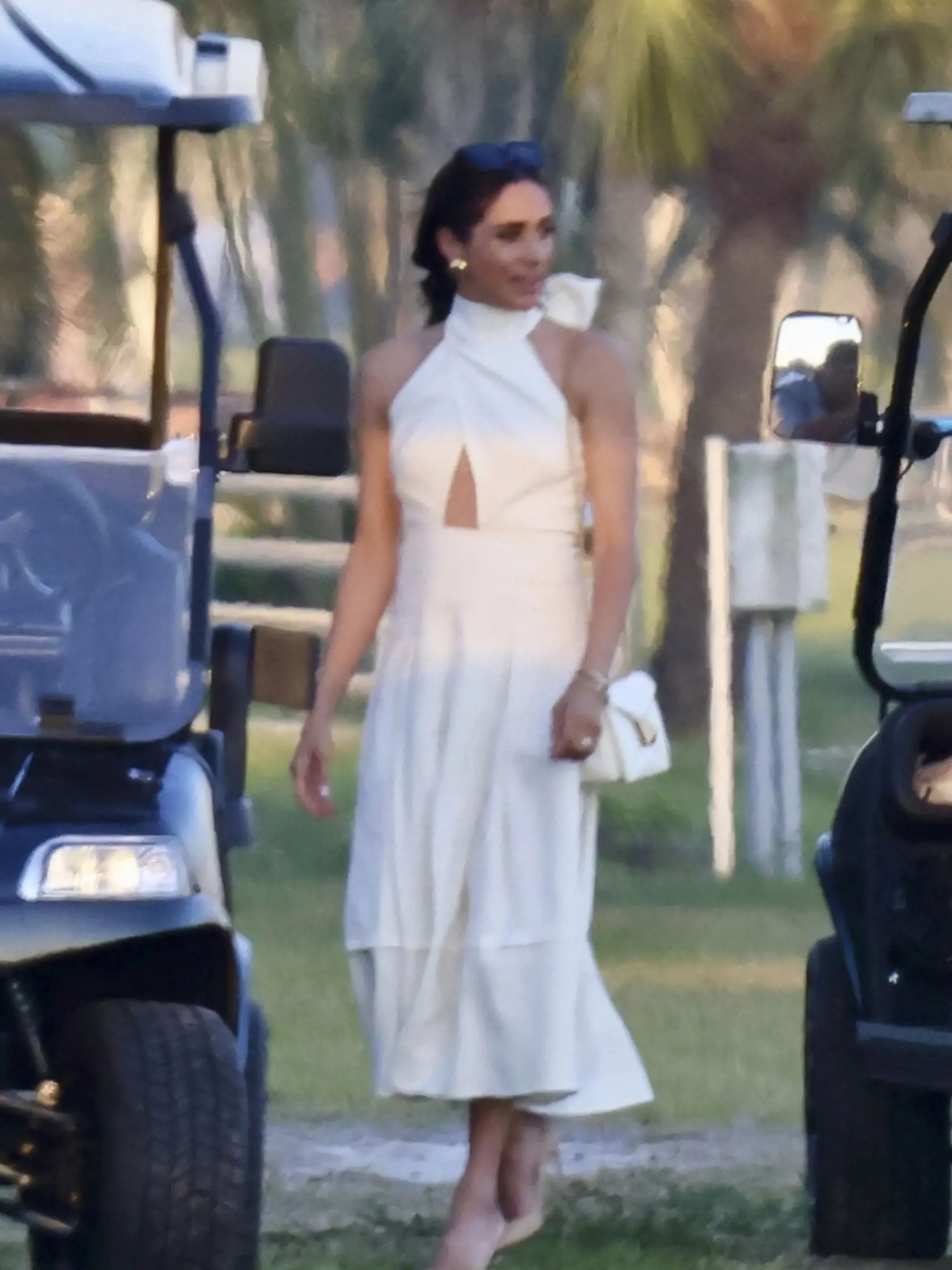Meghan Markle sa nahodila do outfitu za vyše 4700 eur. Najlacnejším kúskom boli šaty.