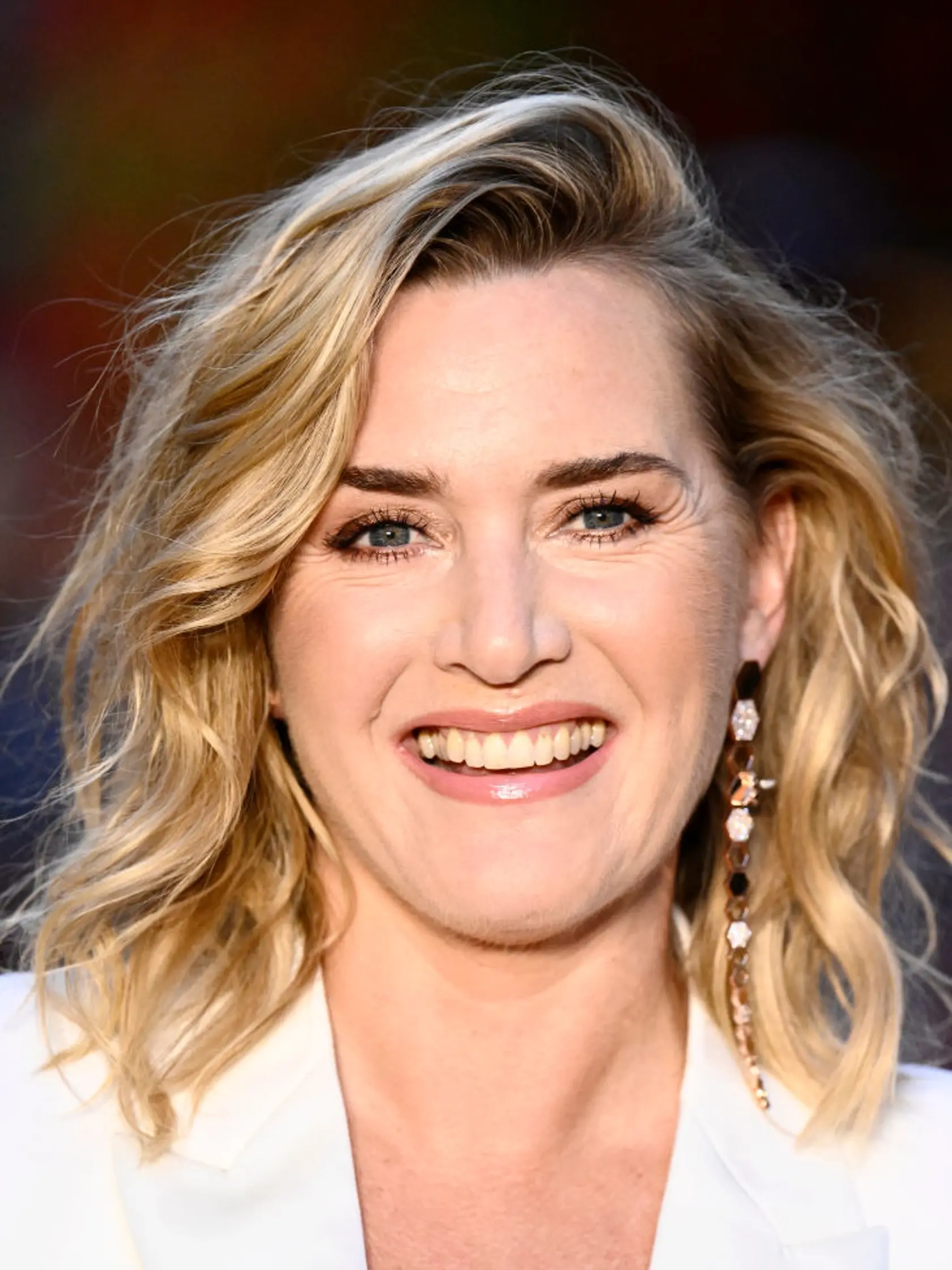 Nalepkovať ženy na základe ich vzhľadu, považuje Kate Winslet za bizarné. Herečka sa za svoje krivky ani vrásky nehanbí. Ba práve naopak, je na ne hrdá, odrážajú totiž život.