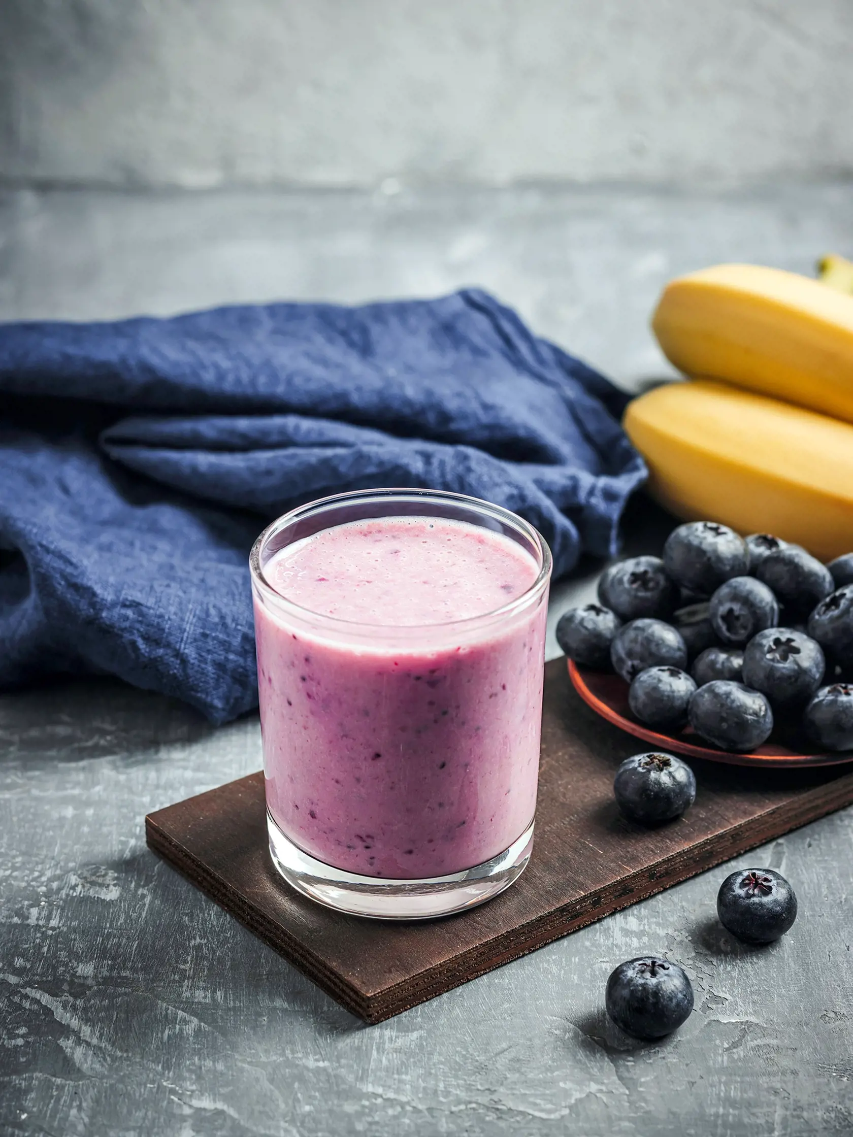 Blueberry,And,Banana,Smoothie,Drink,In,A,Glass,,Healthy,Eating