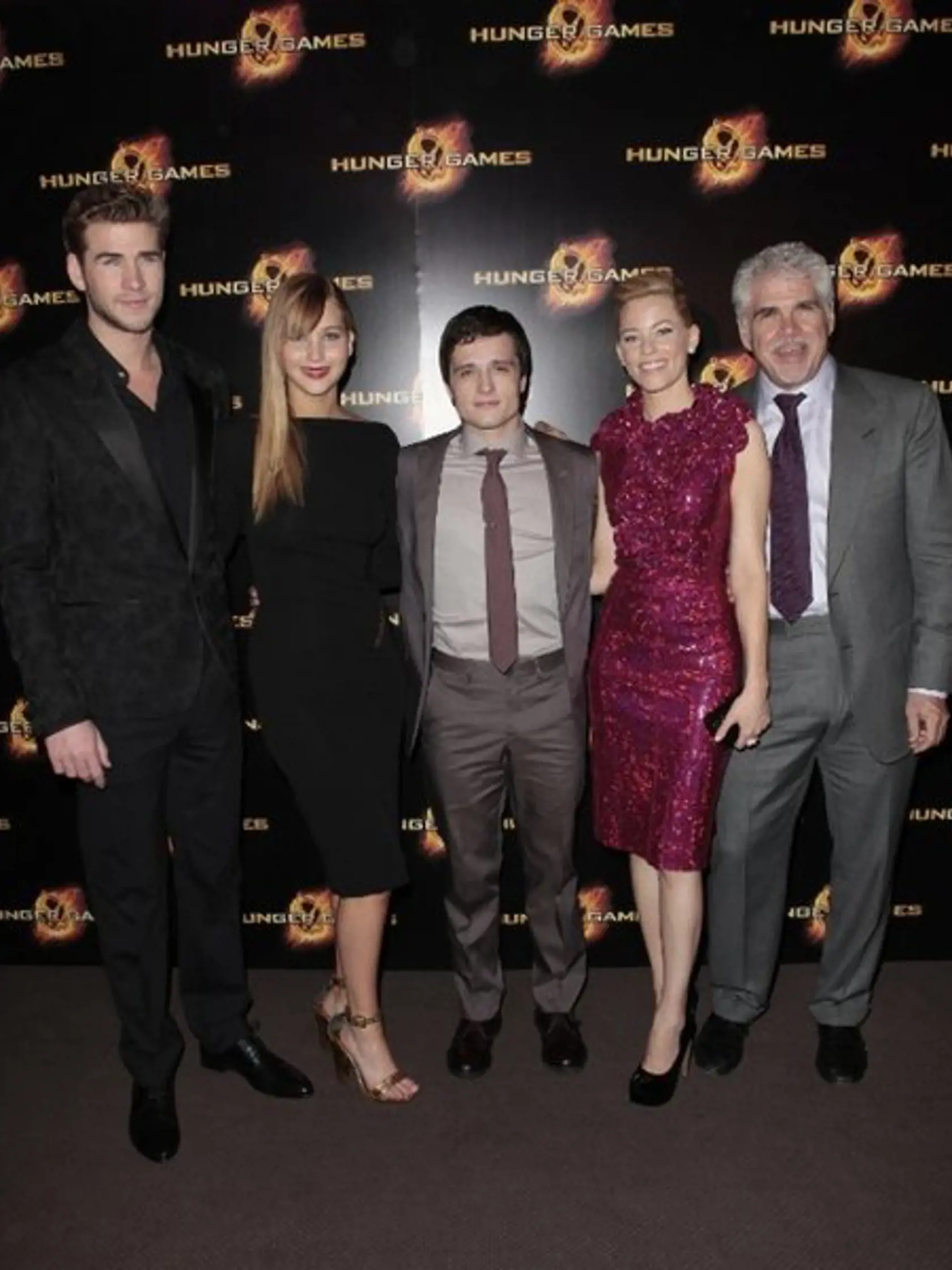 Herci Liam Hemsworth,Jennifer Lawrence, Josh Hutcherson, Elizabeth Banks a režisér filmu Hry o život Gary Ross.