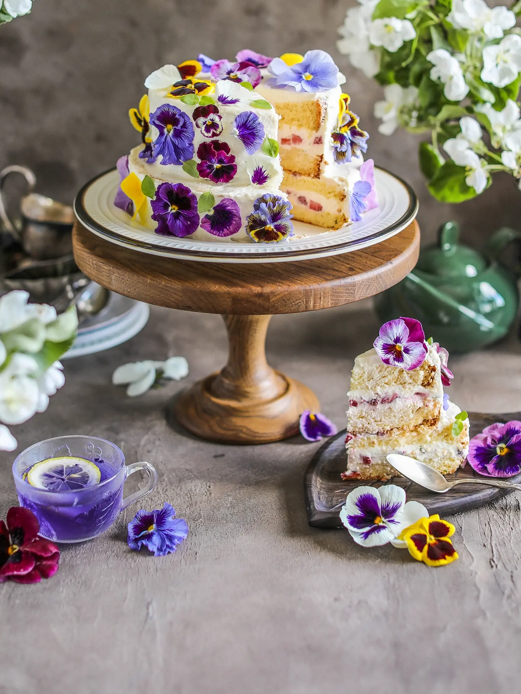 Smotanová torta s jahodami