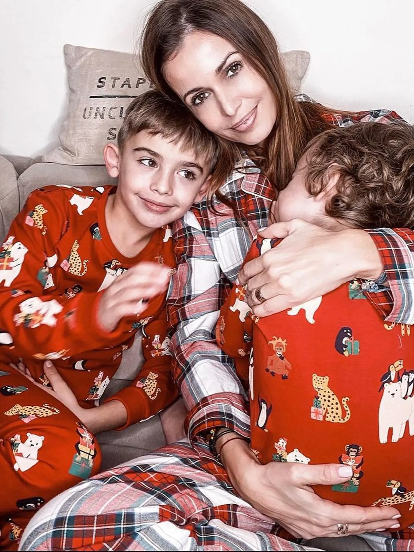 Lenka Šóošová so synmi