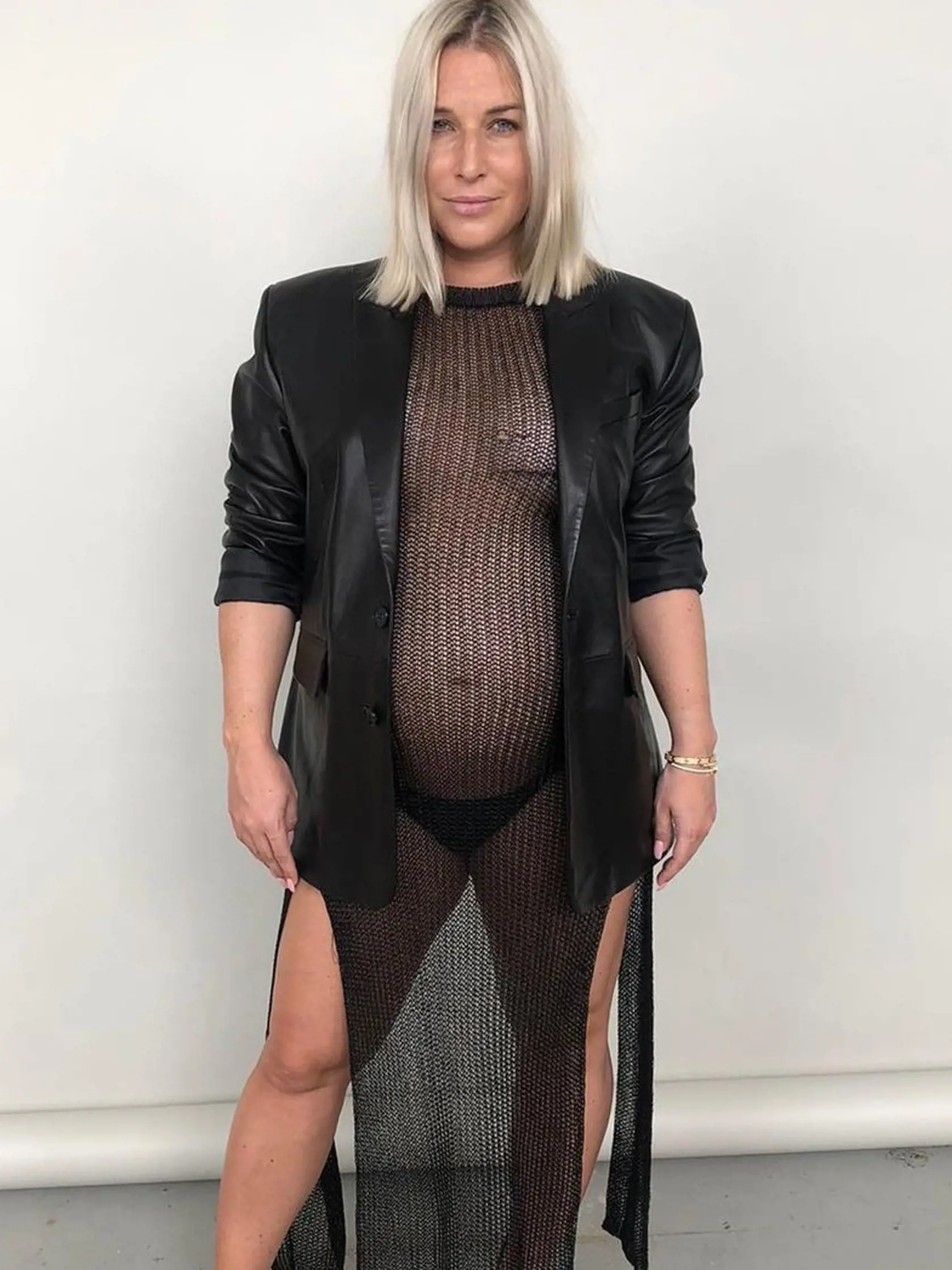 Keď Dominika čakala Jakubka, vyvolala rozruch fotkami. Mnohé ženy sa do nej pustili, že tehotná by sa takto pretŕčať nemala.