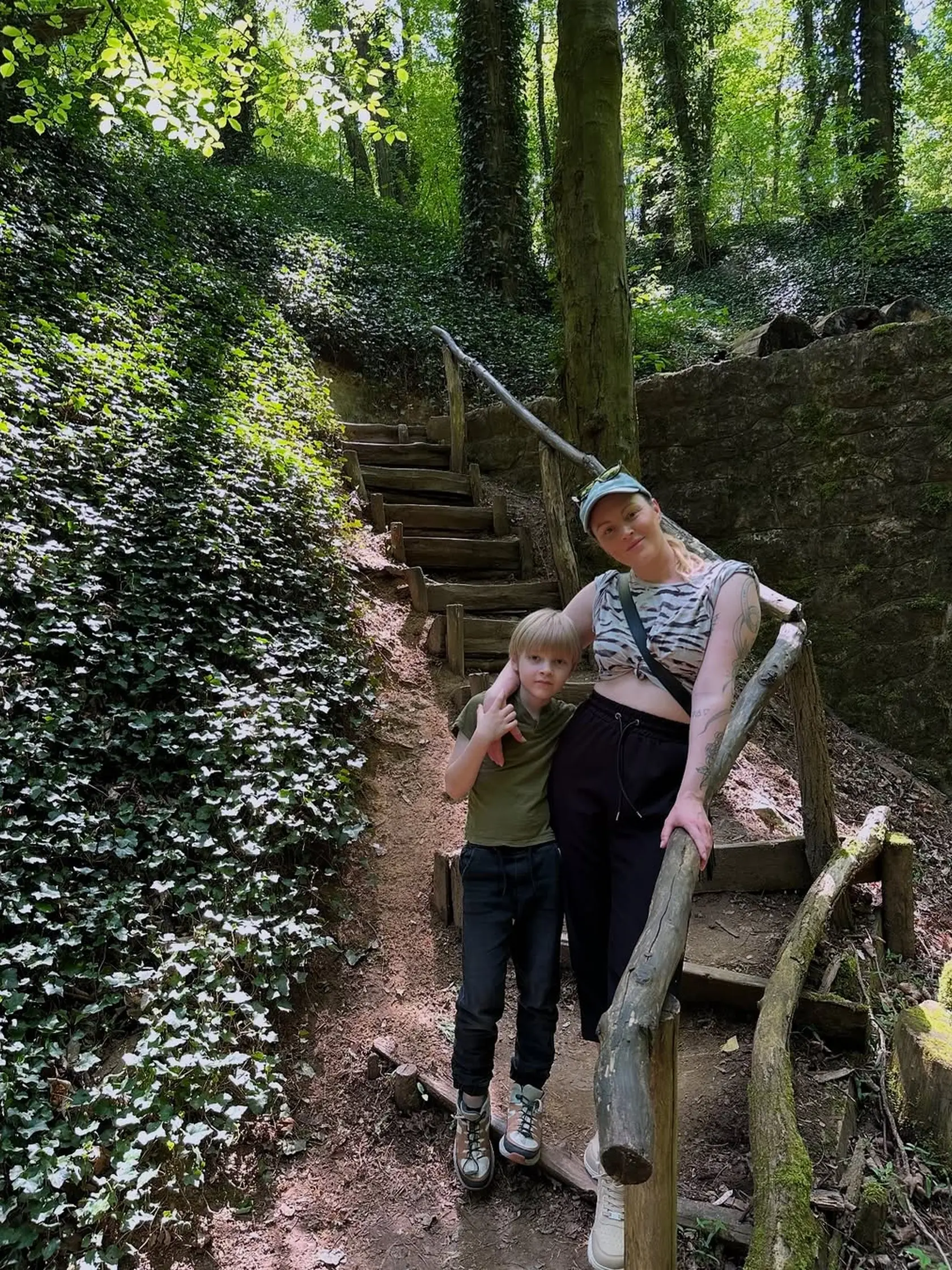 Barbora Švidraňová so synčekom Gabkom. Ten má už sedem rokov. Jeho otcom je taliansky hudobník Francesco Mendolia, s ktorým sa herečka rozišla ešte v roku 2019.