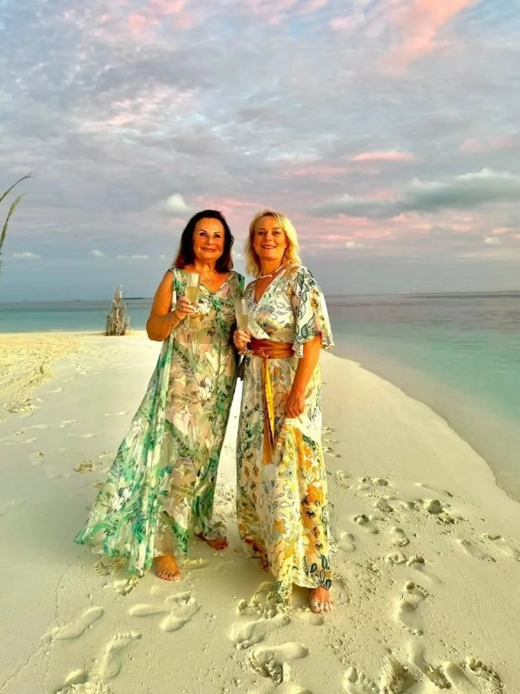 Na exotickej svadbe bola aj mama Veronika Kánska (vpravo) alias slávna Blažena zo Slunce, seno...