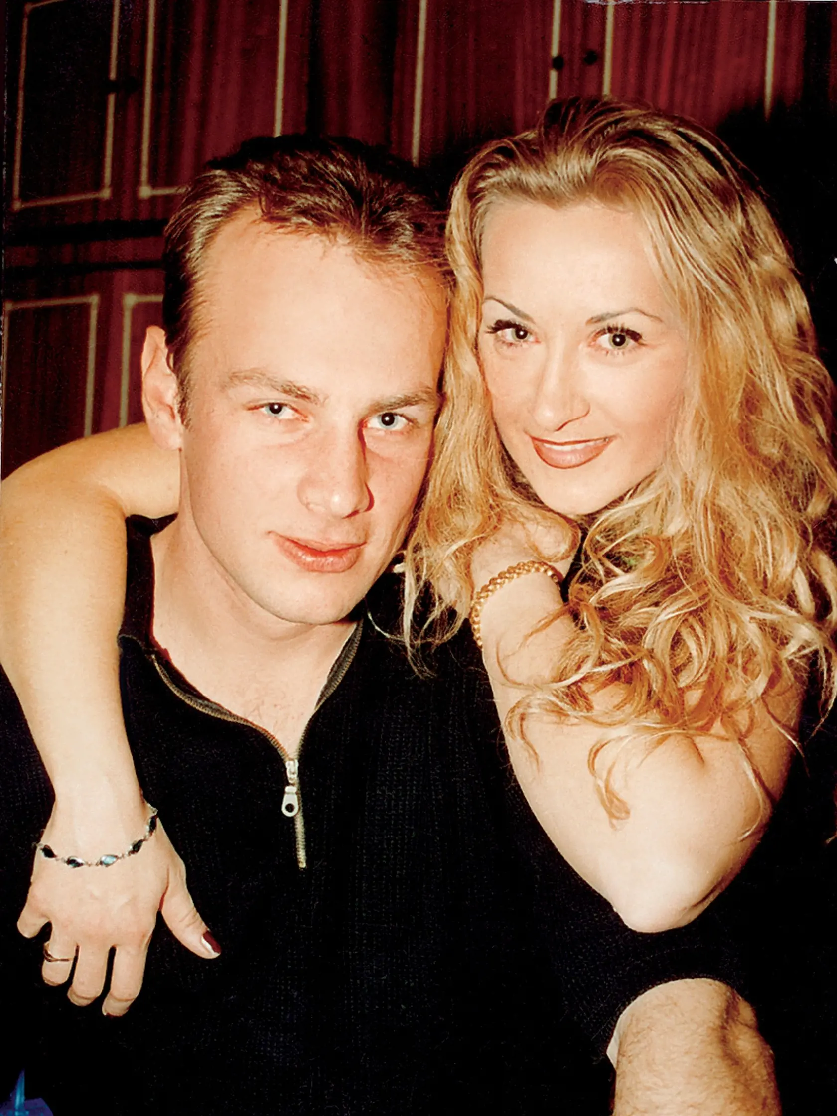 Patrik Švajda, moderátor, manželka Slávka Švajdová
foto: archív S.Š
uverejnené: Šarm 32/2005
pôvodný súbor:svajdova6.eps