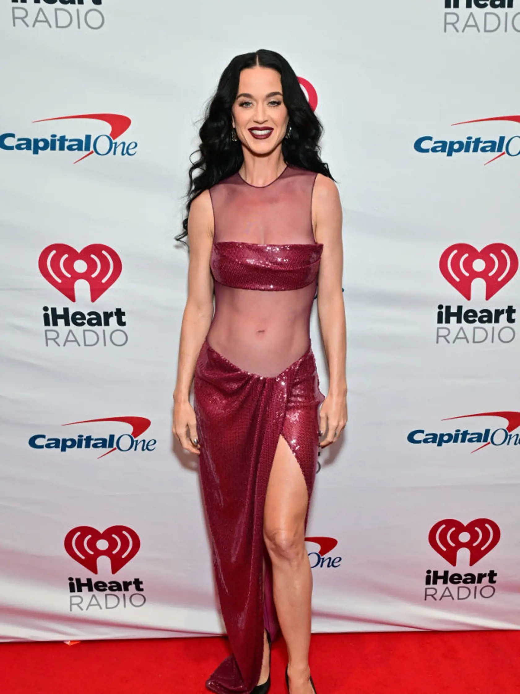Katy Perry novú postavu rada ukazuje. 
