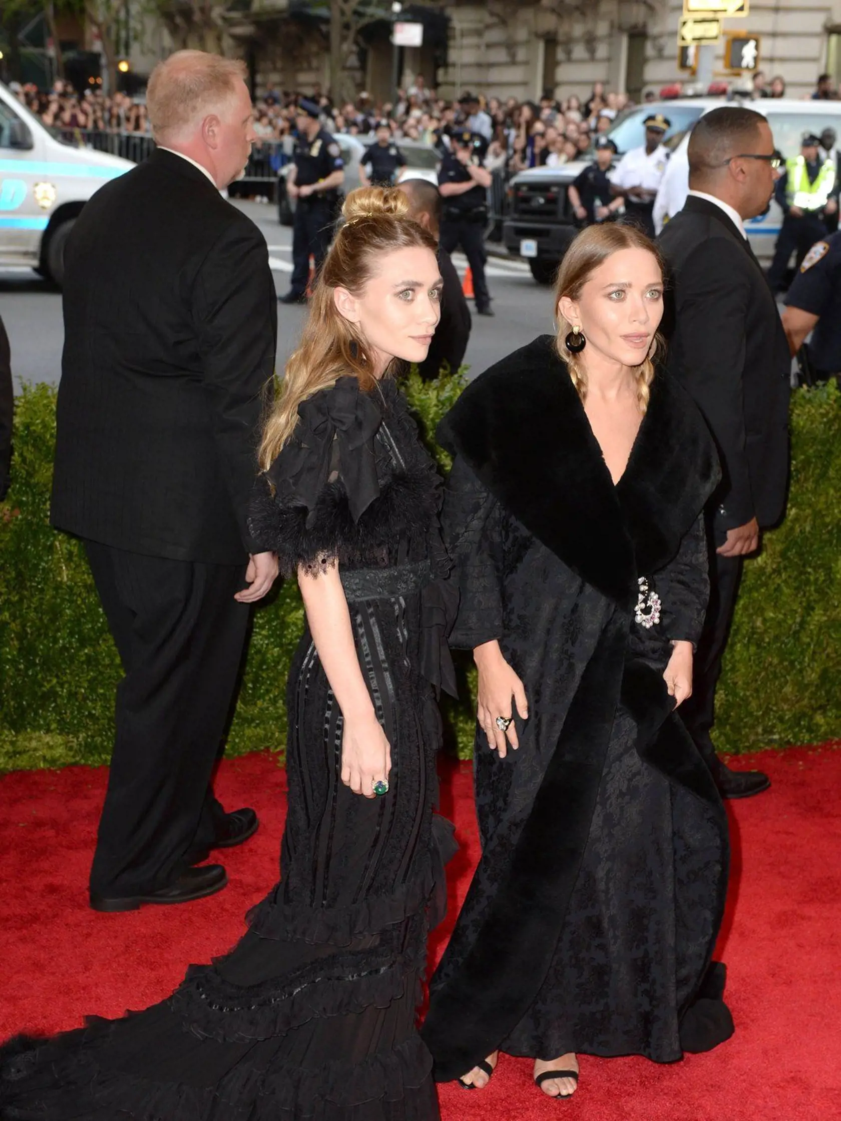 Dvojičky Olsenové na prestížnej párty MET gala.