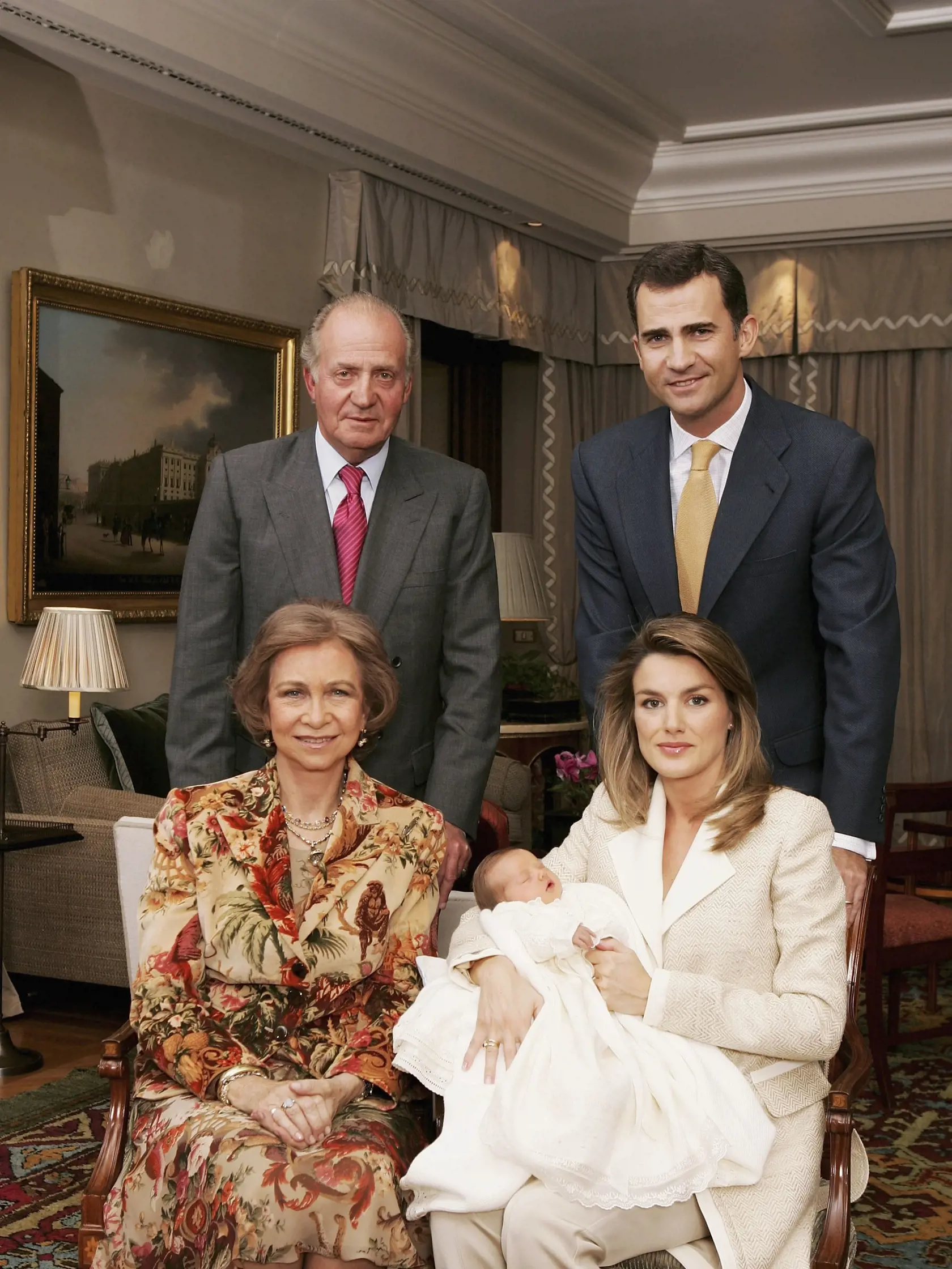 MADRID, SPAIN - NOVEMBER 07:  In this handout picture from the Casa Real, Princess Letizia holds her newborn daughter Princess Leonor with her husband Prince Felipe and his parents, King Juan Carlos I of Spain and Queen Sofia for a photo session November 7, 2005 at the Zarzuela Palace in Madrid, Spain. (Photo by Casa Real via Getty Images)