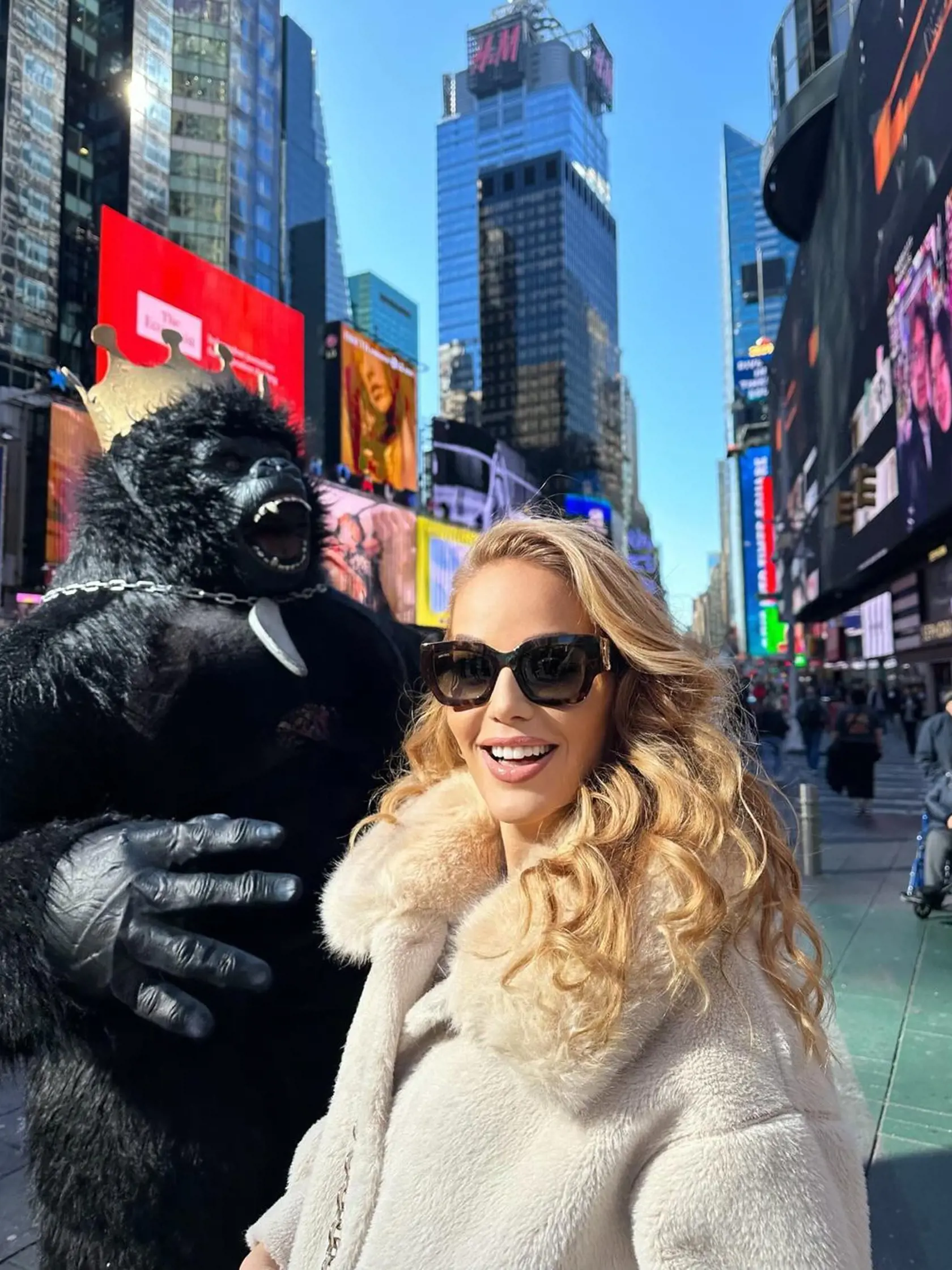 Kým v New Yorku bola zababušená až po krk, na Floride už vytiahla poriadne sexi kúsky.