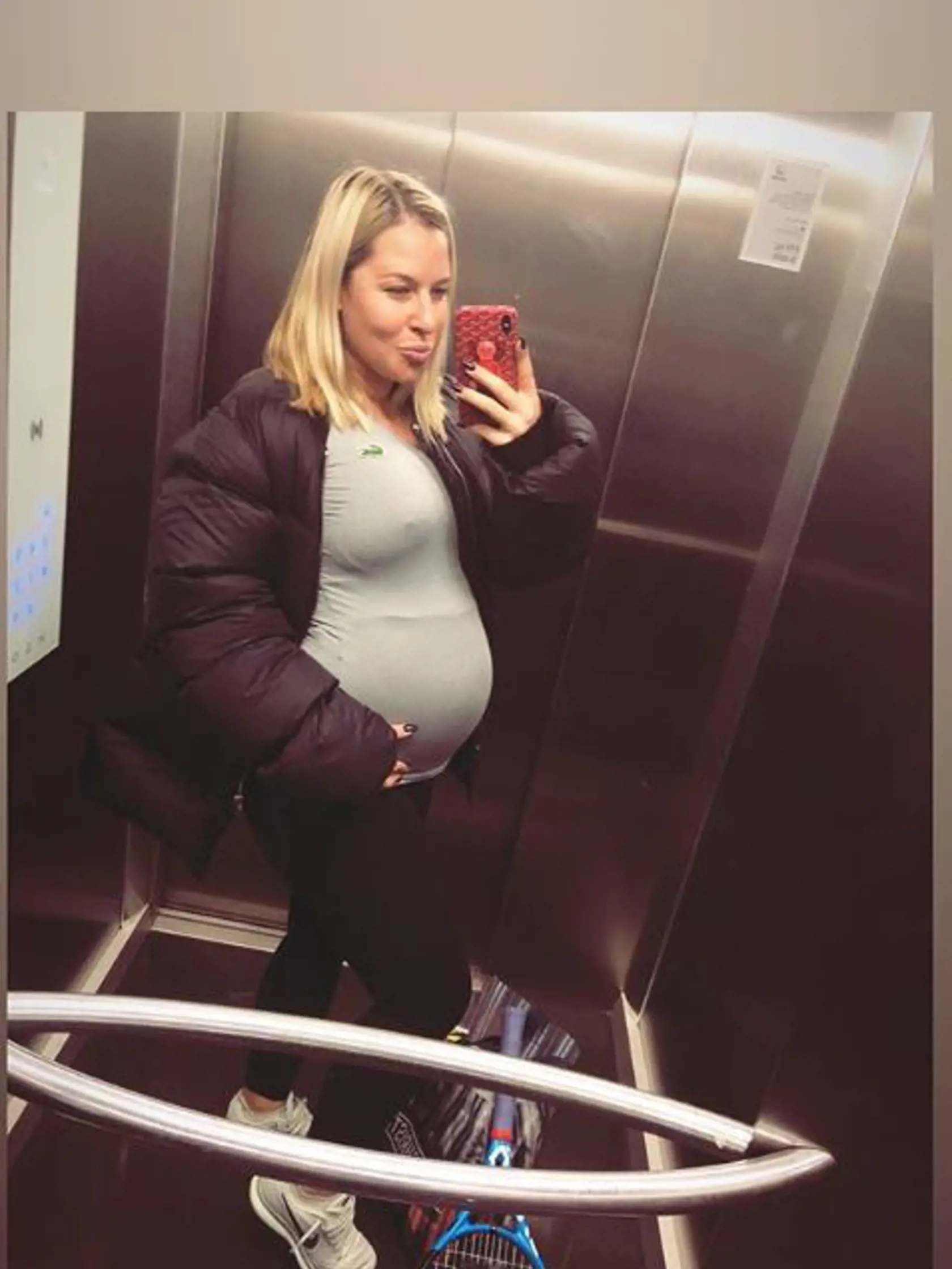 Bývalá slovenská tenistka Dominika Cibulková nezaháľa ani počas tehotenstva a tvrdo zarezáva v posilňovni.