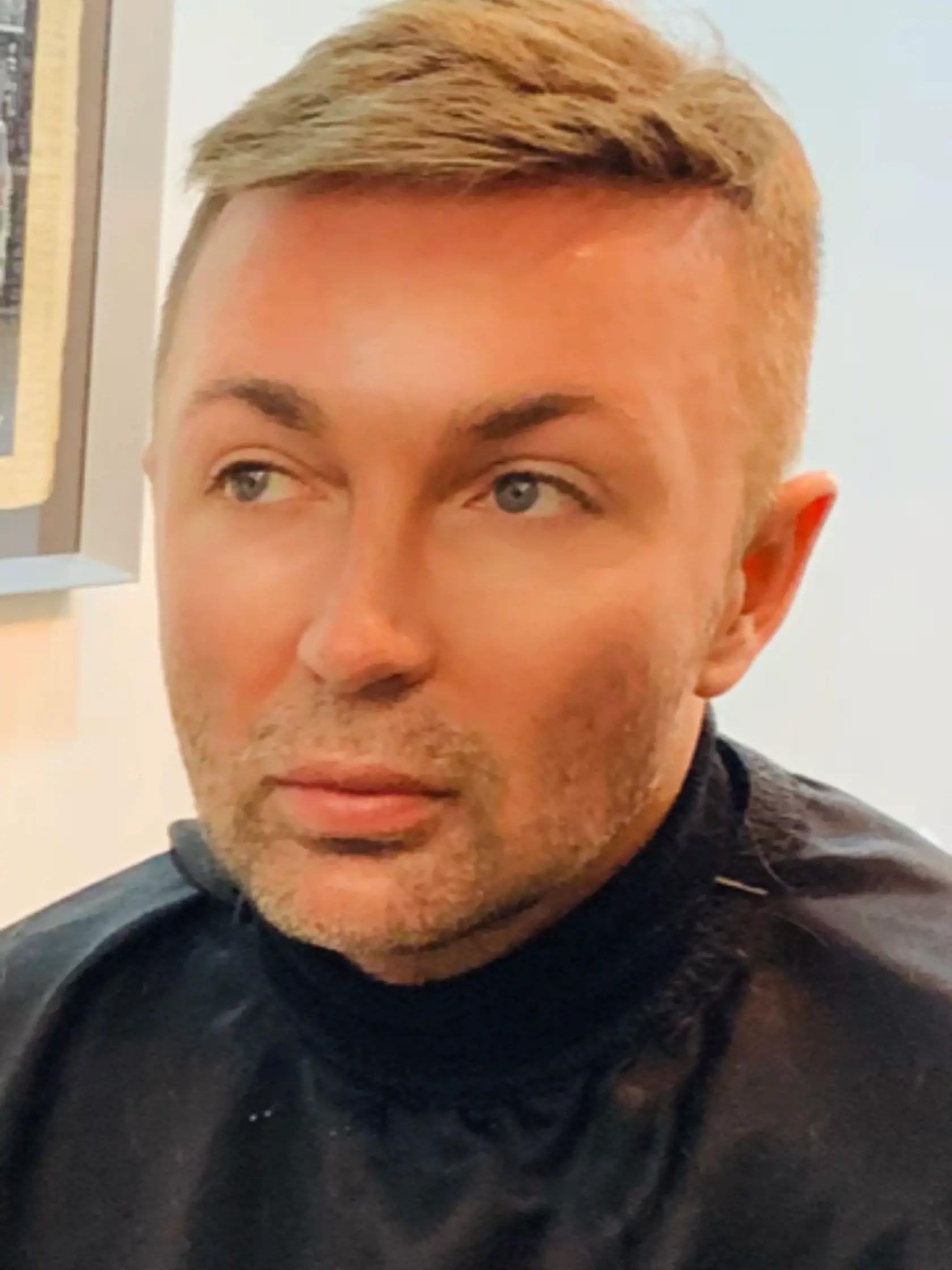 Kabrheľ si splnil svoj sen a hustých vlasoch.