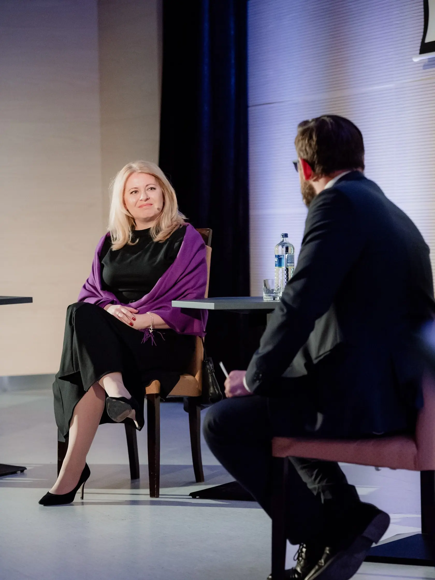 Tentokrát si to Zuzana Čaputová namierila na Univerzitu sv. Cyrila a Metoda v Trnave, kde sa spolu s Magdou Vášáryovou zúčastnila diskusie na tému "Ženy patria do politiky". Diskusiu zorganizovala Študentská rada UCM, moderoval ju politológ Jozef Lenč.