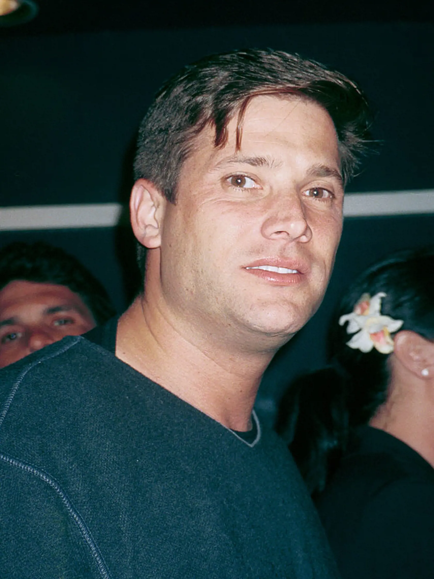 Sasha Mitchell si zahral Codyho, takto vyzeral v roku 2001.