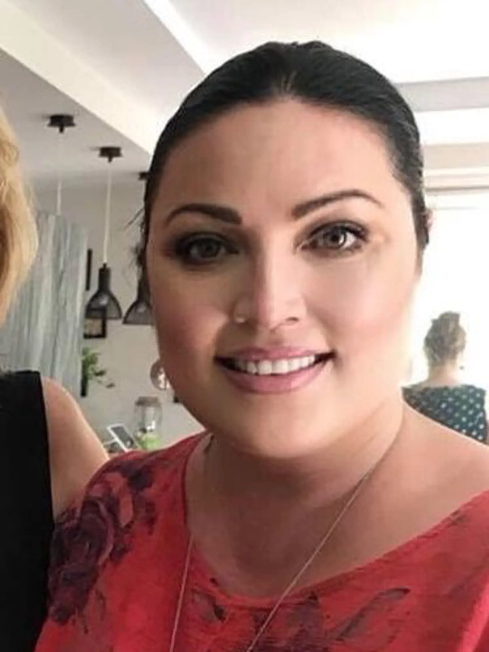 1. Ivana Christová (48) - Miss Československo 1989, Miss Maja International 1989: Večne s kilami bojujúca Ivana získala korunku ešte v čase totality. Víťazstvo jej zmenilo život. Živila sa ako modelka po celom svete, moderovala a natočila dva albumy. Posledných 14 rokov podniká v kozmetike spolu s dcérou Danielou (24).