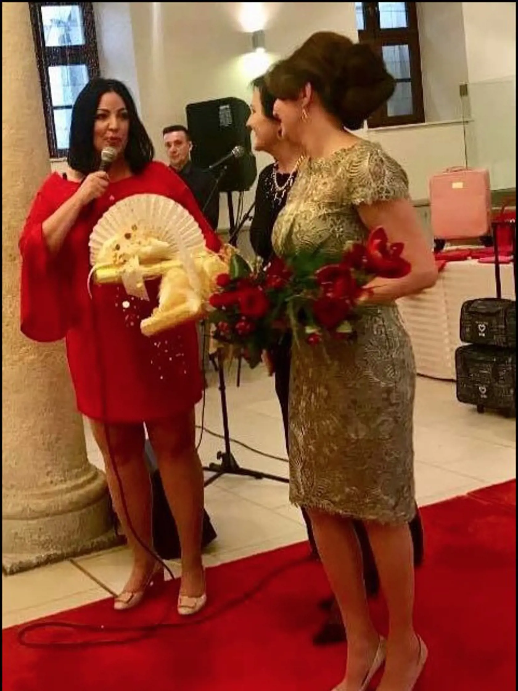 1. Ivana Christová (48) - Miss Československo 1989, Miss Maja International 1989: Večne s kilami bojujúca Ivana získala korunku ešte v čase totality. Víťazstvo jej zmenilo život. Živila sa ako modelka po celom svete, moderovala a natočila dva albumy. Posledných 14 rokov podniká v kozmetike spolu s dcérou Danielou (24).