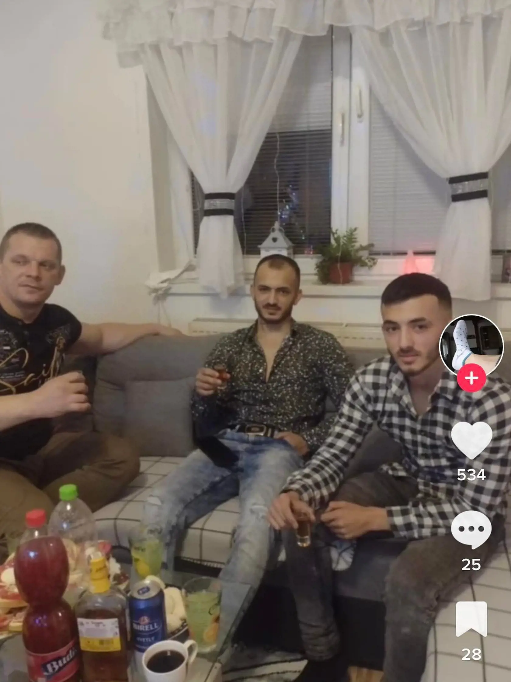 Poriadne však vyrástli ich synovia. Dnes sú z nich už dospelí muži.