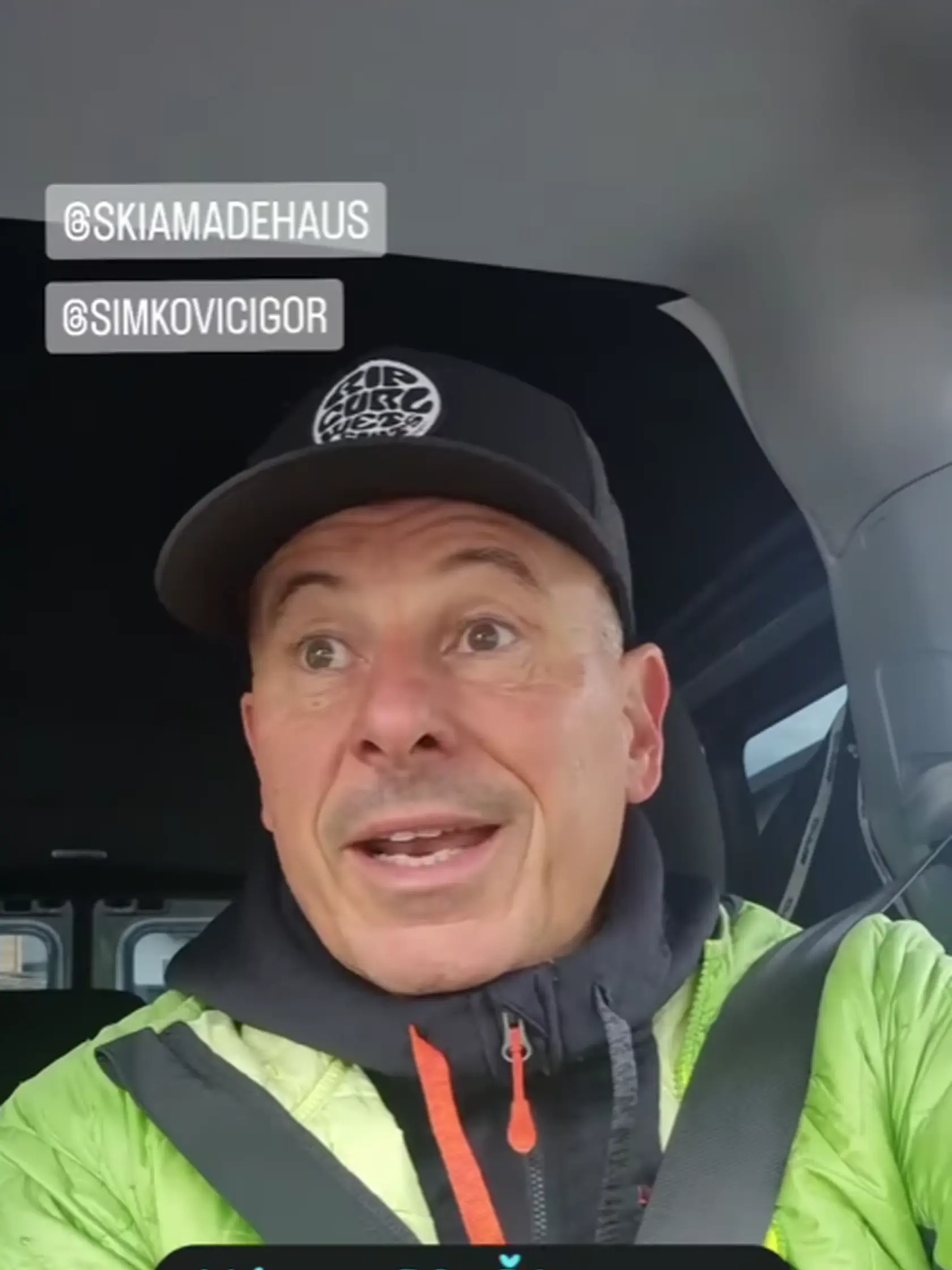 Igor Šimkovič si užíva život bez exmanželky Martiny. Jeho novou láskou je terajšia žena Andrea, motorka a lyže.