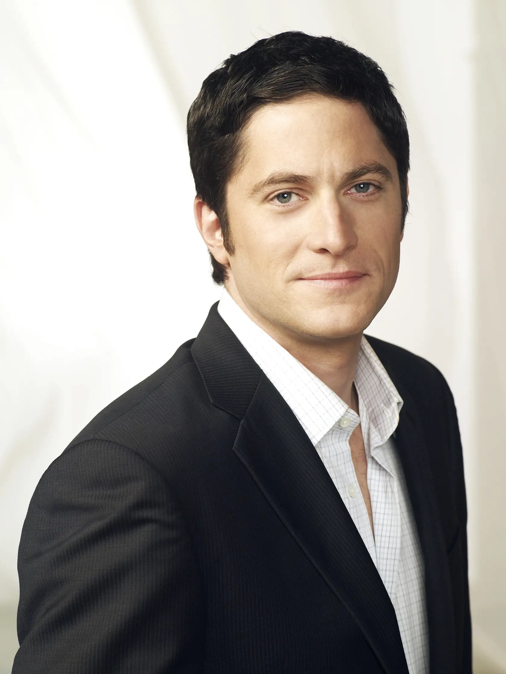 David Conrad zo seriálu Stratené duše sa takmer vôbec nezmenil...