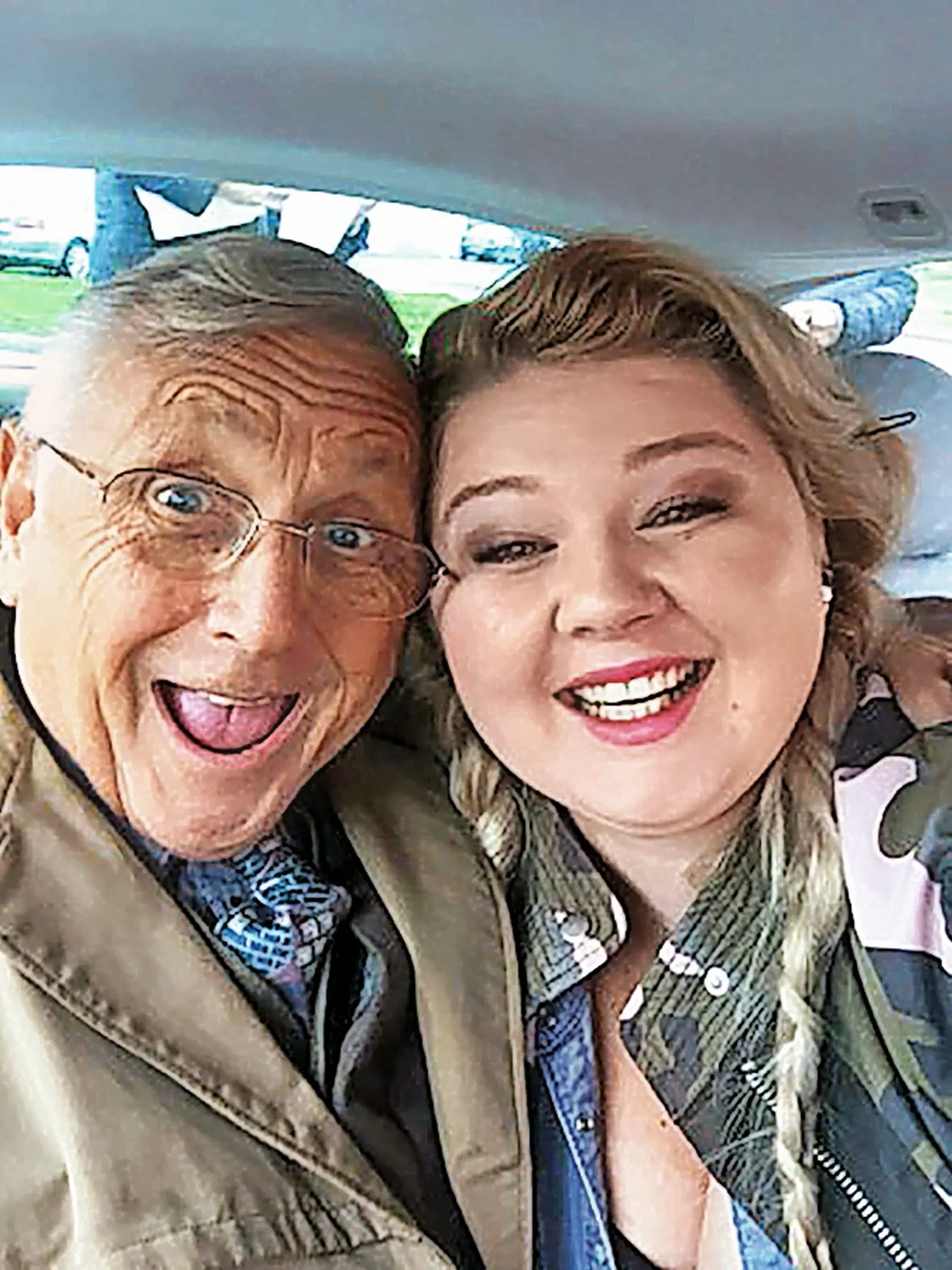 Posledný džob: Vo filme Tlmočník hral Jiří Menzel s komičkou Evelyn aj herečkou Zuzanou Mauréry.