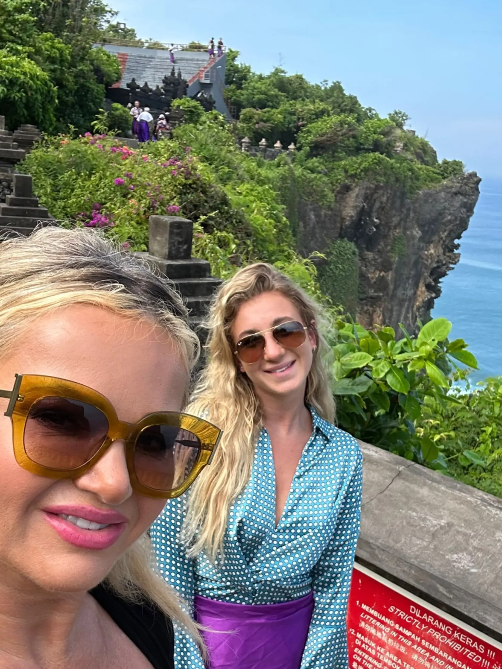 Aj na Bali bola Monika iba s dcérou.