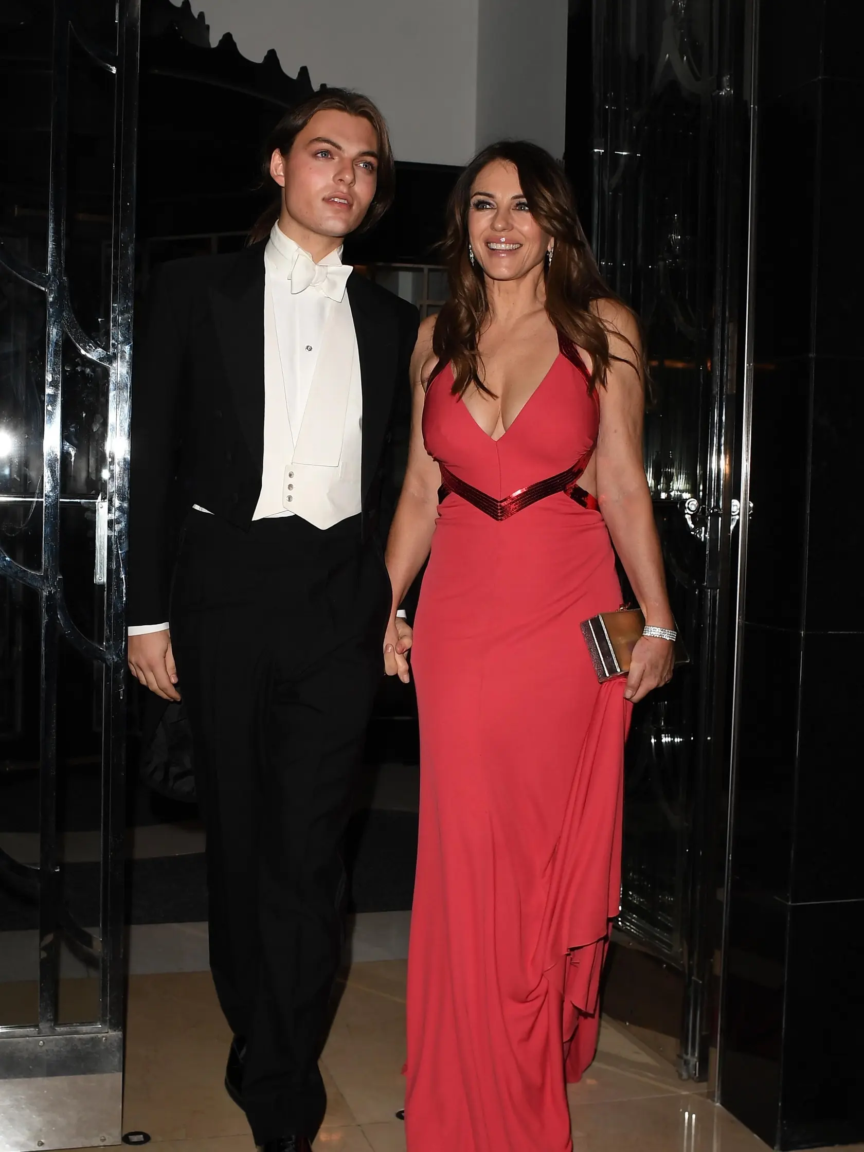 Damian Hurley s mamou Liz
