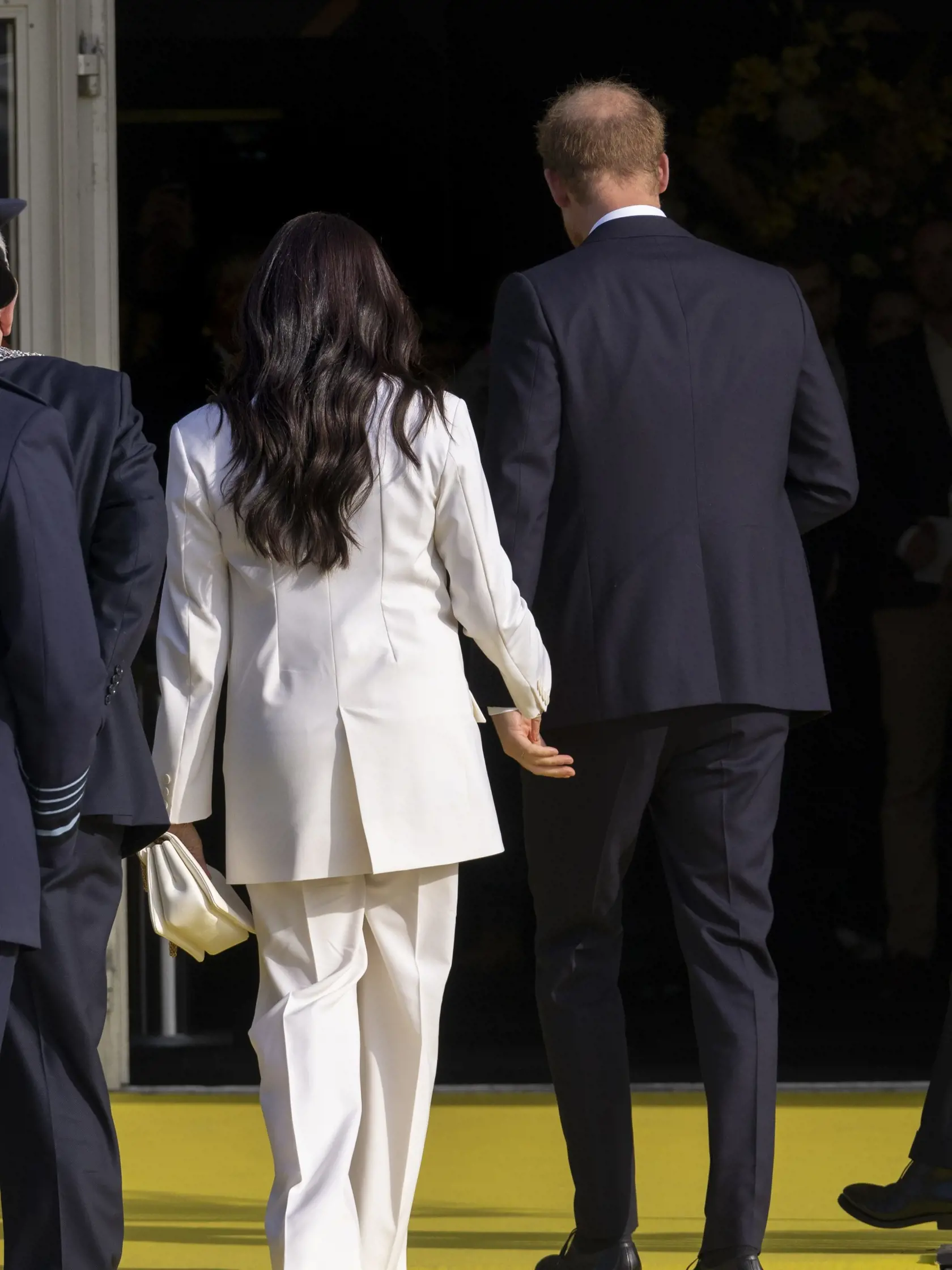 Princ Harry a Meghan Markle, vojvoda a vojvodkyňa zo Sussexu, prichádzajú do dejiska Invictus Games v Haagu.