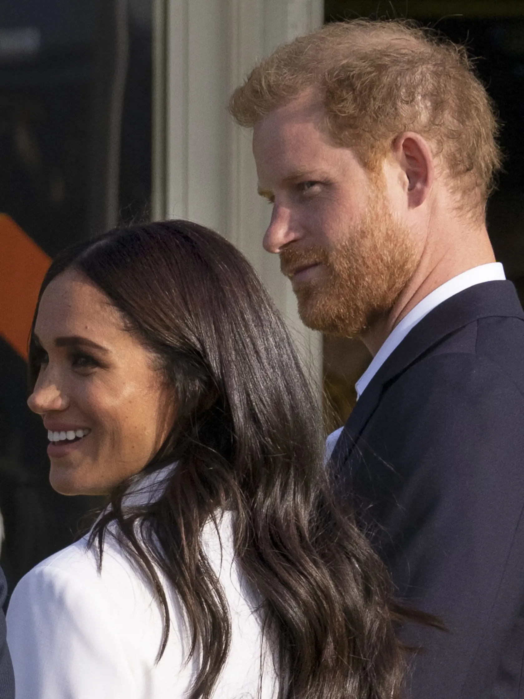 Princ Harry a Meghan Markle, vojvoda a vojvodkyňa zo Sussexu, prichádzajú do dejiska Invictus Games v Haagu.