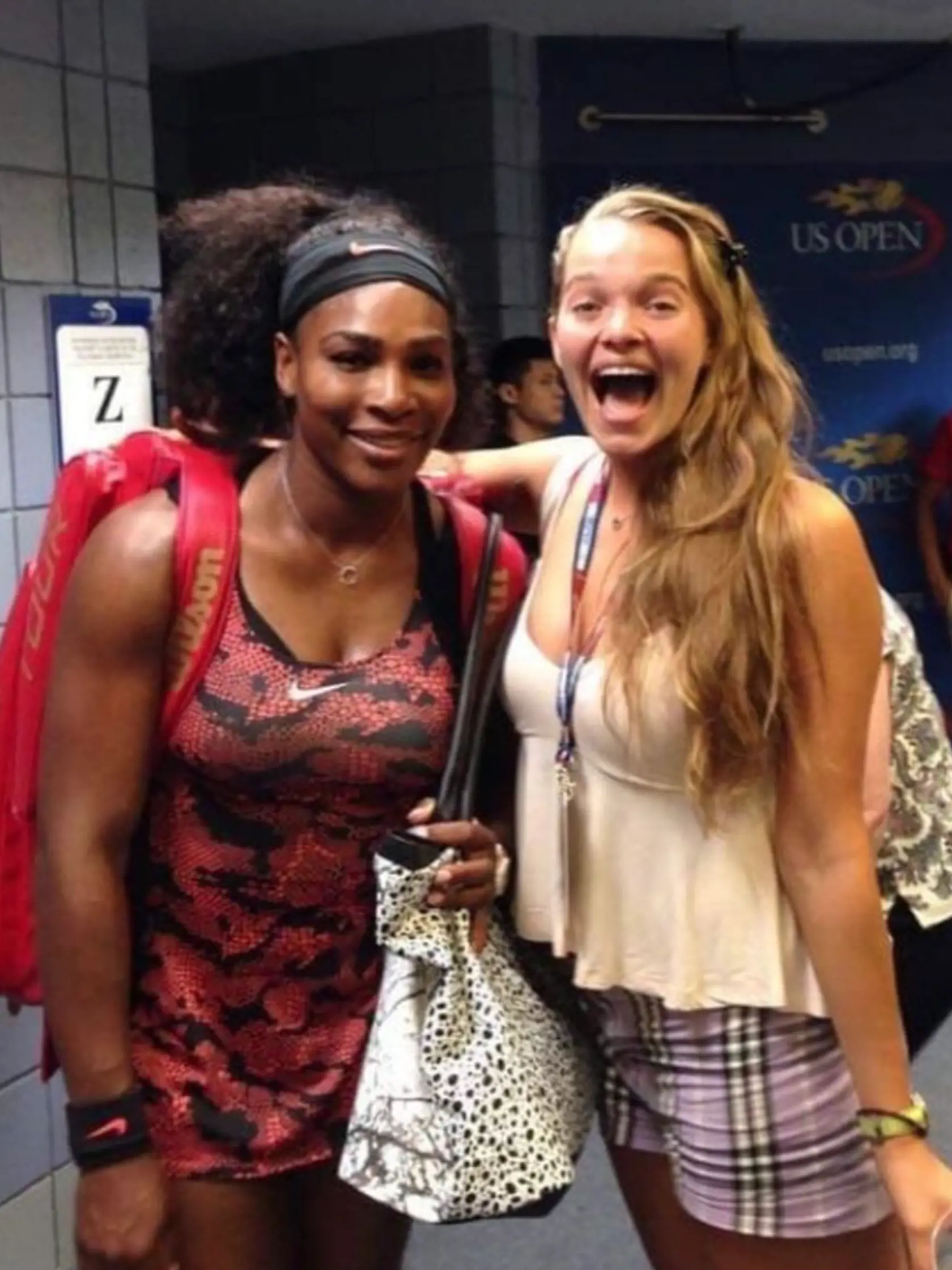 Medzi ďalšie legendy tenisovej scény rozhodne patrí aj jedna z najlepších tenistiek sveta Serena Williams. Práve ju môže Romana tabak považovať za najväčší vzor. Bývalá tenistka sa neskrýva tým, že práve film o rodine Williamsových ju inširoval. „🎾Bolo mi cťou stretnúť rodinu Williamsových osobne, žijú svoju vieru!🎾Počas filmu som si uvedomila kde som urobila chyby počas kariéry a ako sa z nich poučiť," odkazuje Tabak na film King Richard.