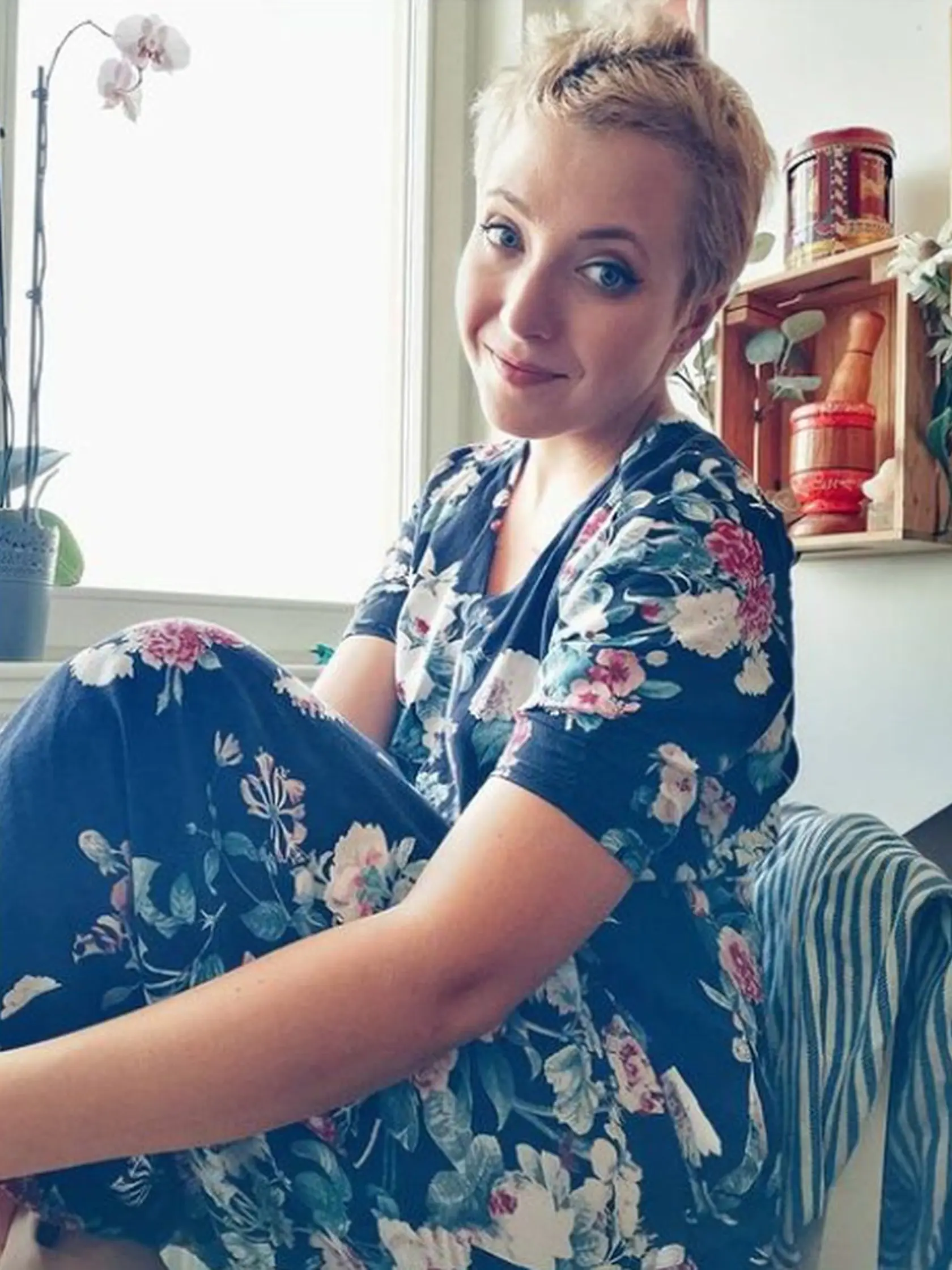 Anna Julie Slováčková s krátkymi vlasmi.