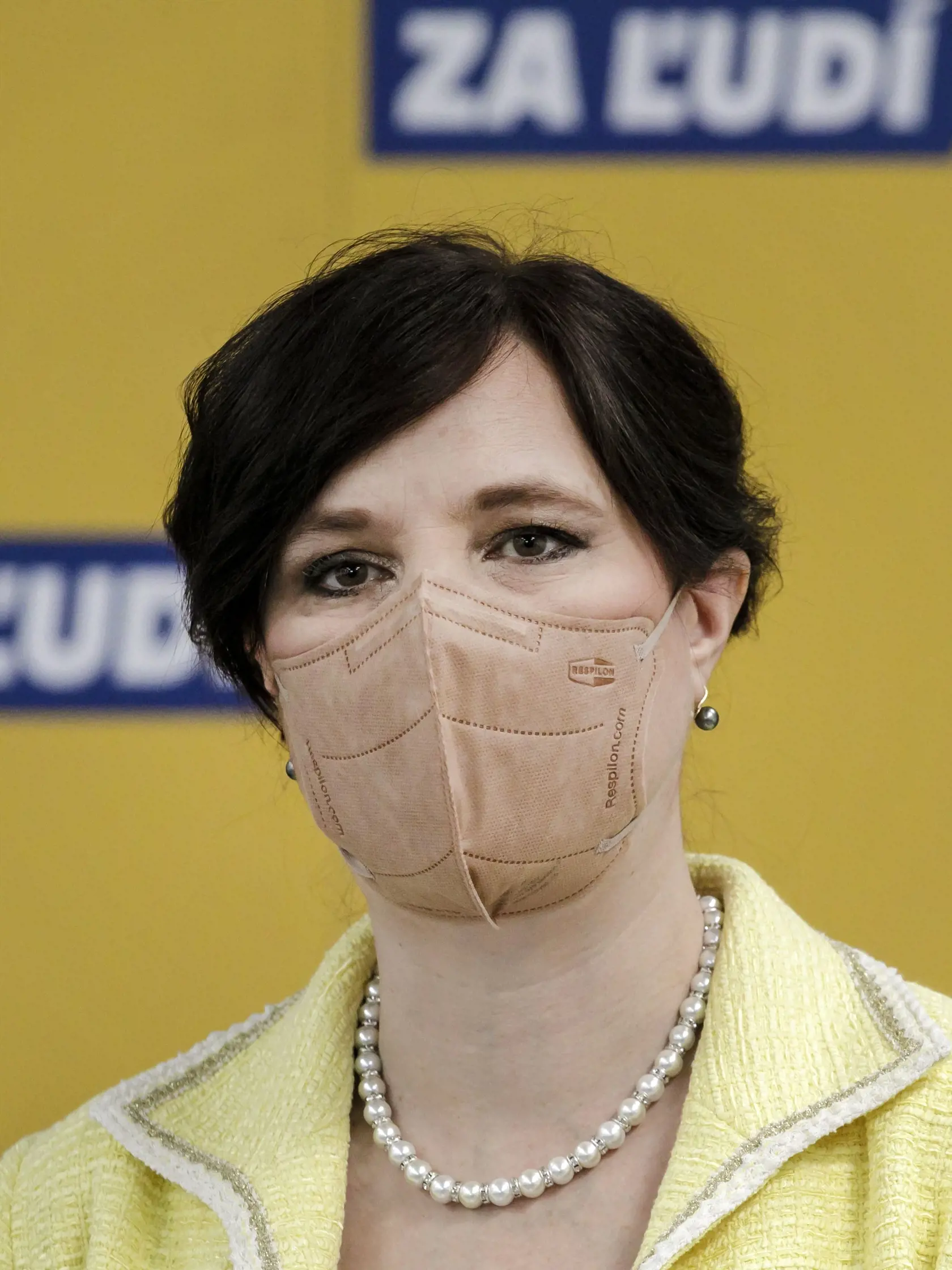 Na snímke je podpredsedníčka vlády a ministerka investícií, regionálneho rozvoja a informatizácie SR a predsedníčka strany Za ľudí Veronika Remišová  počas tlačovej konferencie.