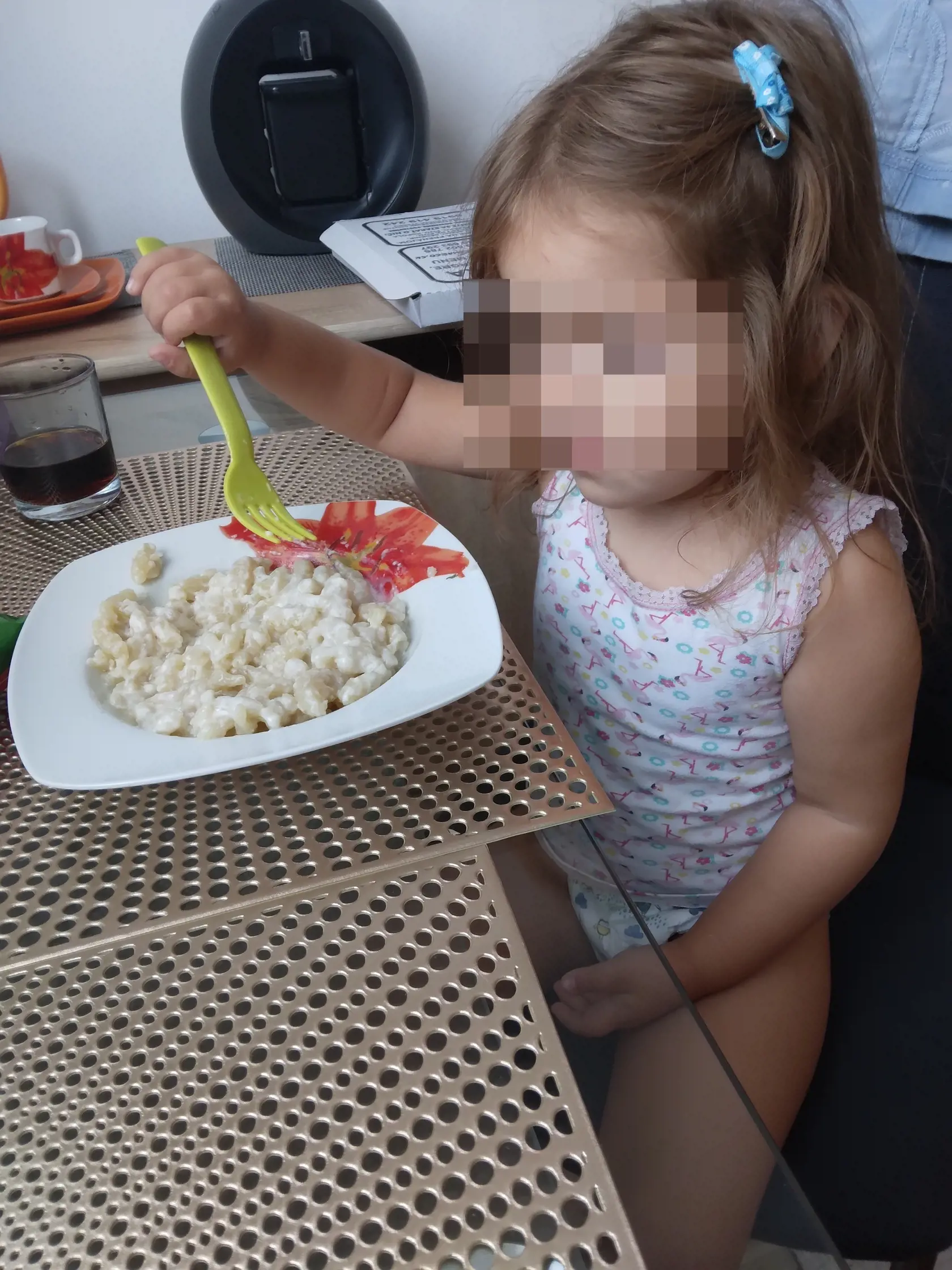 Dcérka Mii mala u nej zabezpečené všetko. Napriek tomu ju súd pridelil jej exmanželovi.
