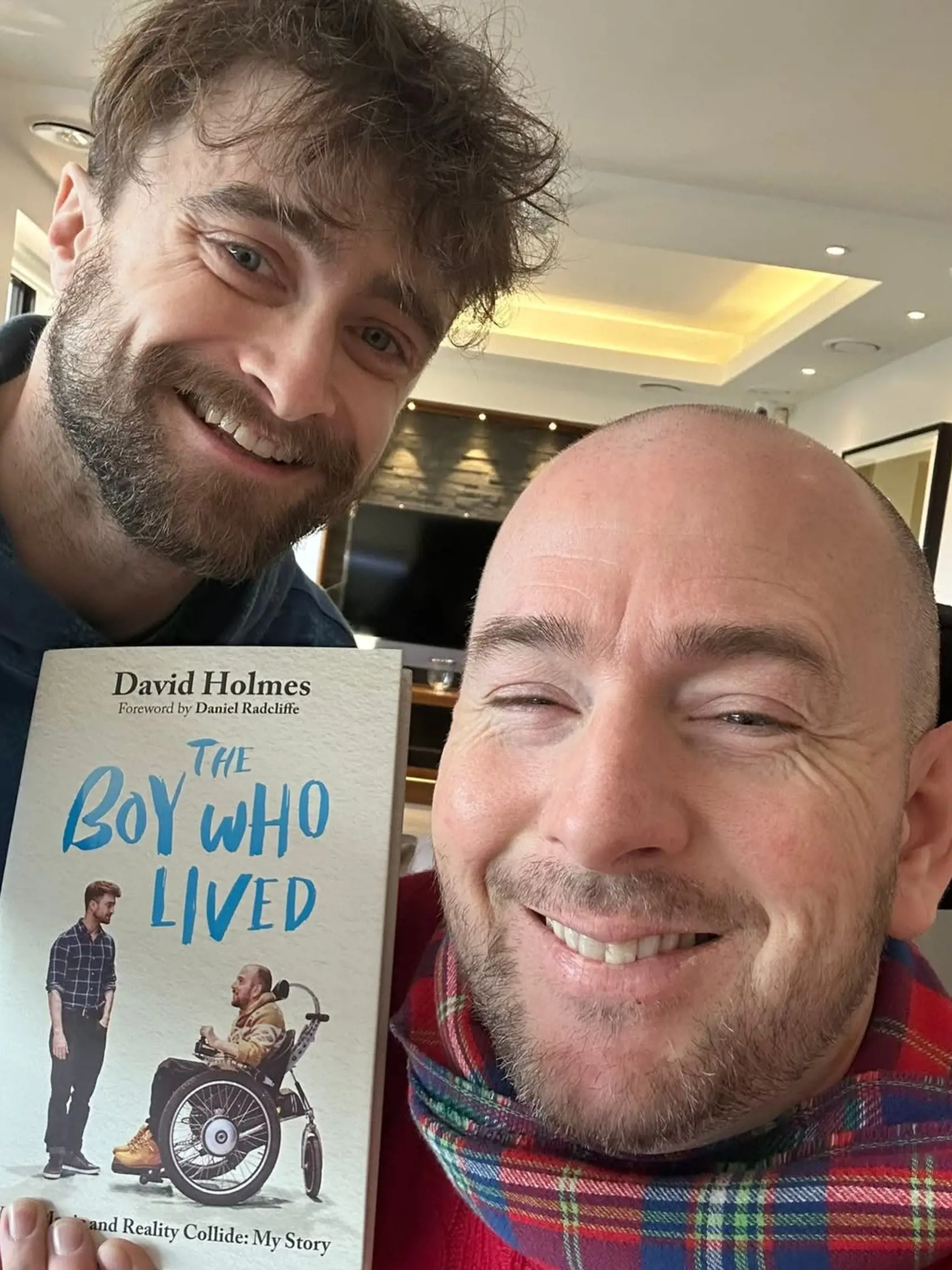 Daniel Radcliffe a David Holmes