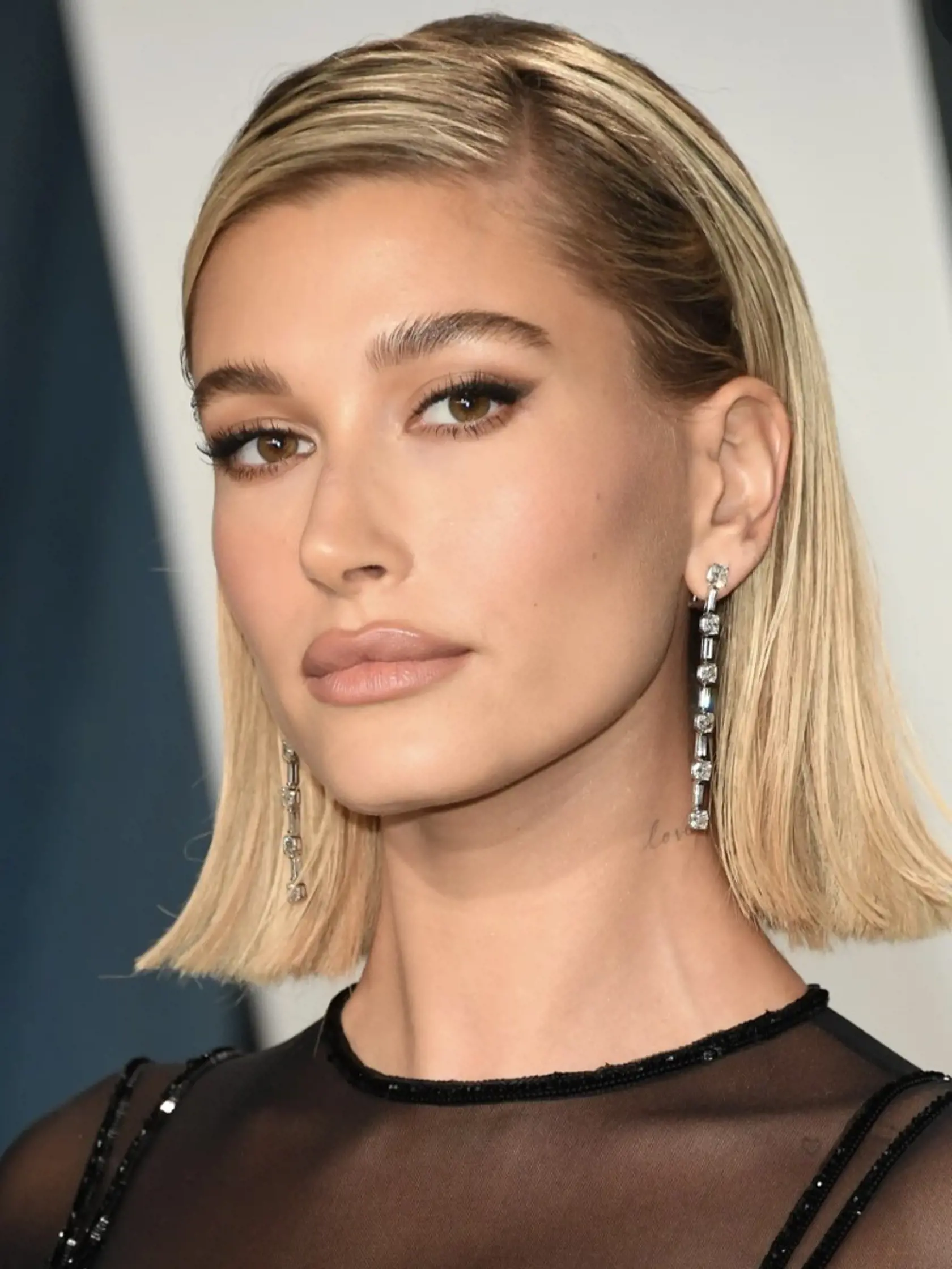 Hailey Bieber tiež prešla premenou vďaka stylistke z Los Angeles.