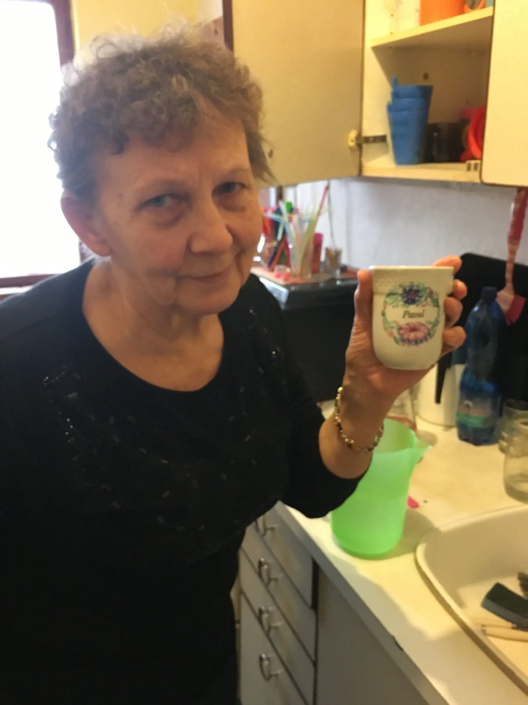 „Uchovávam pohár, z ktorého Pali najčastejšie pil kávu,“ ukazuje mama Matilda (68).