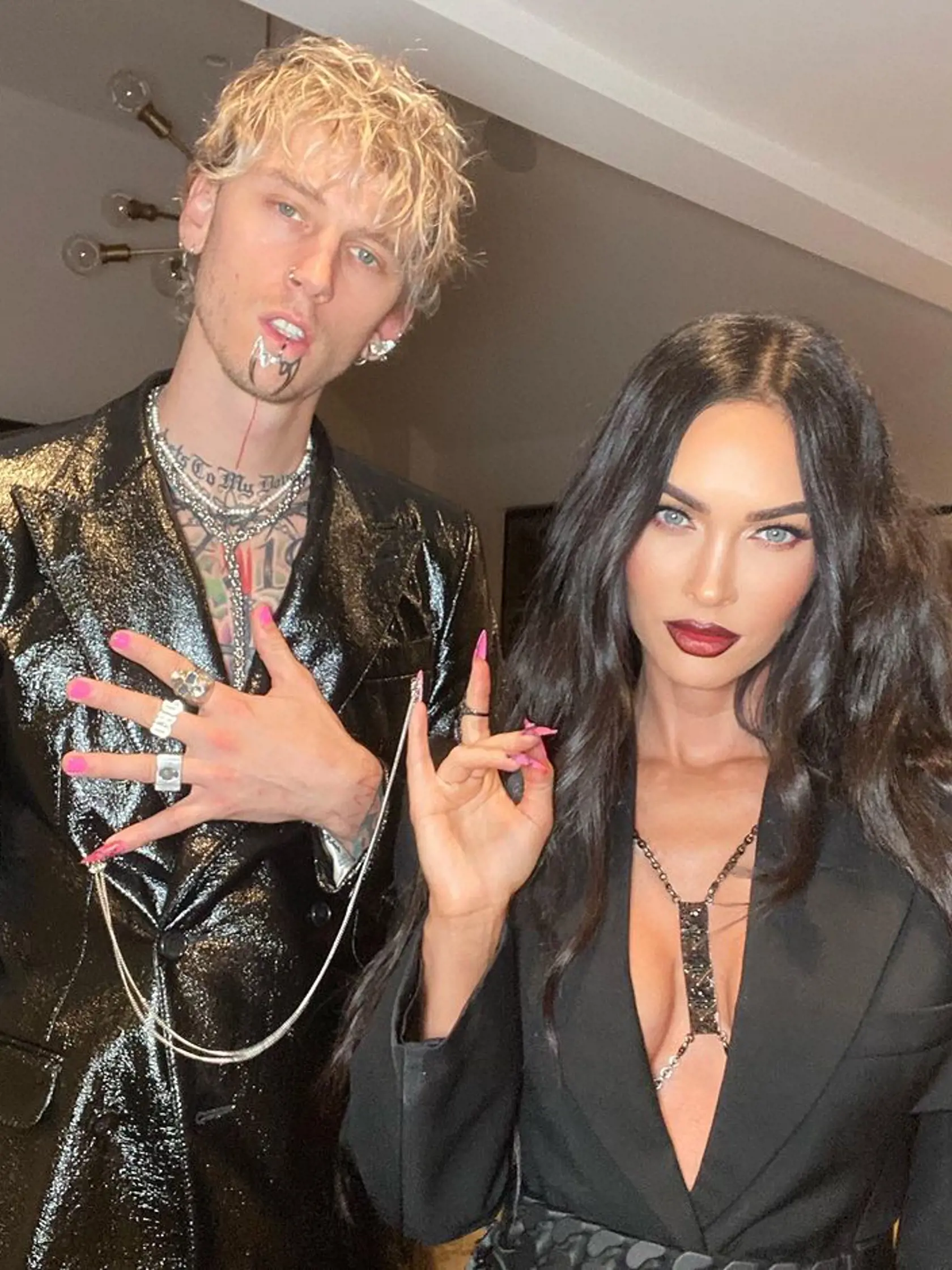 Machine Gun Kelly a Megan Fox keď ešte tvorili pár. Rilley premenila Megan na divu, ktorá dnes žiari.