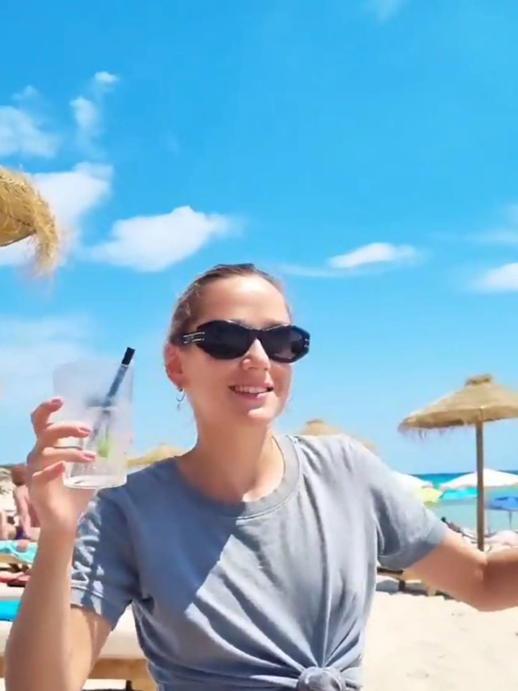 Dovolenkovou destináciou Šeba a Drobnej je už tradične Ibiza. Párik sa pochválil zábermi z opaľovania sa na pláži, z plavby loďou, ale aj zo spoločného kúpania v mori.