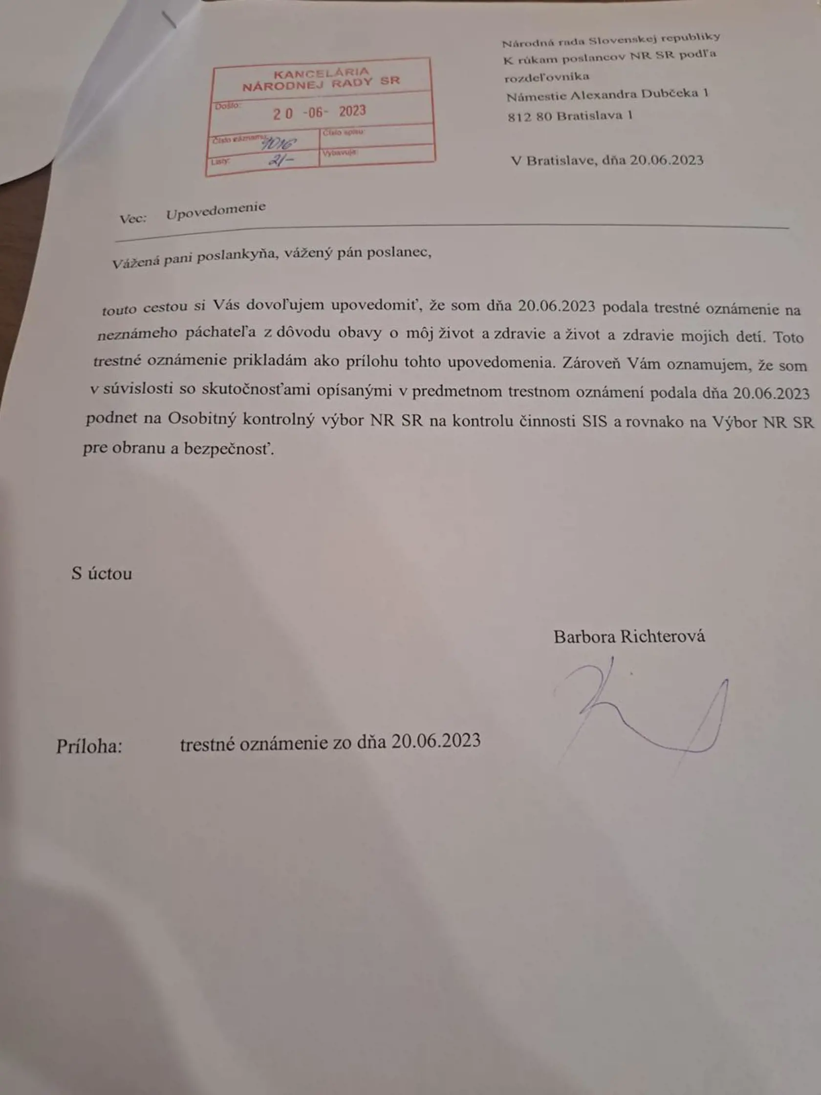 Kollár tvrdí, že ju nedal nikým sledovať a kľudne sa jej tvrdeniami môže zaoberať aj kontrolný parlamentný výbor.
